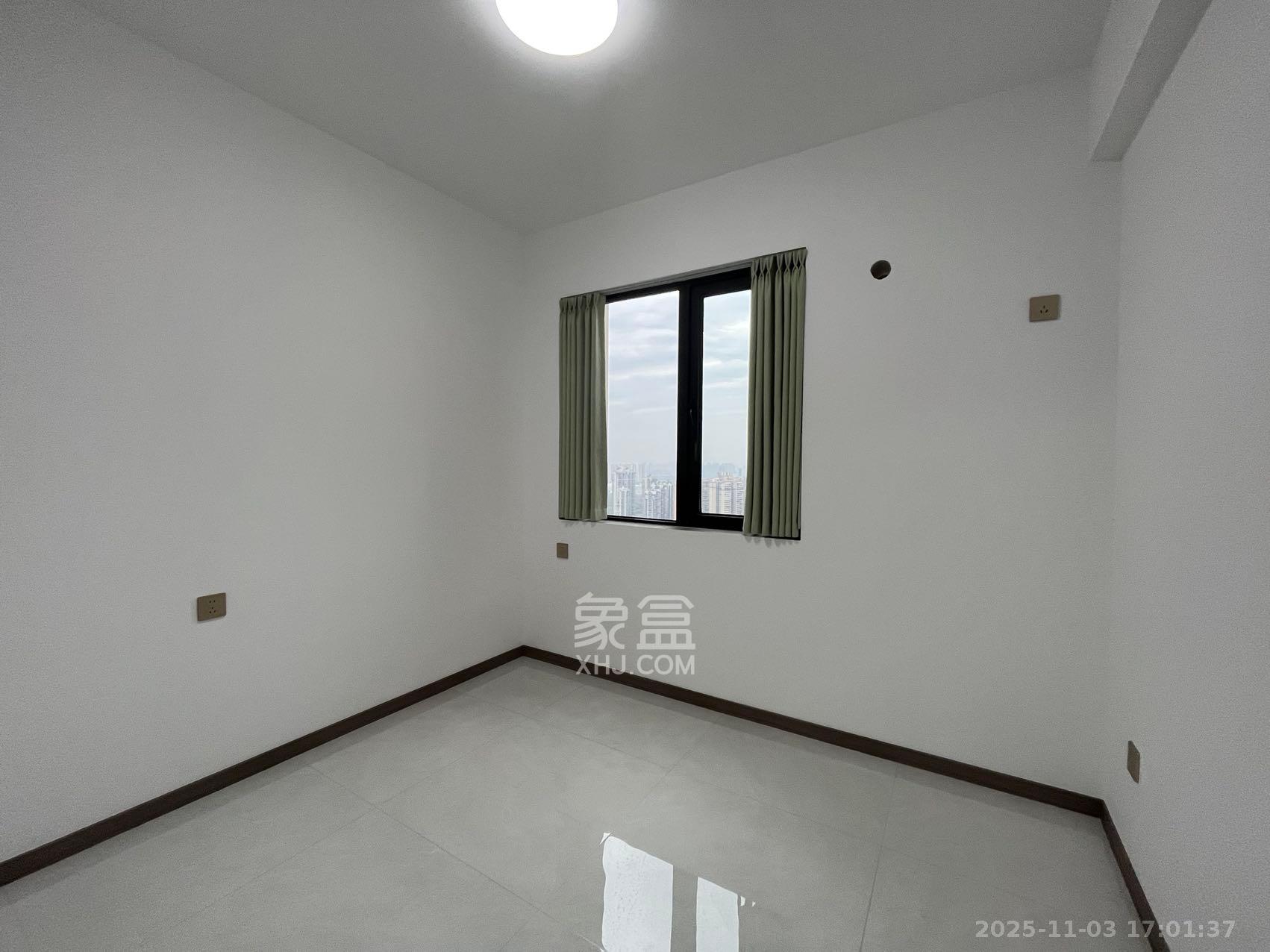 新城璟隽(麓华新城) 3室2厅2卫 1700.0元/月 新城璟隽(麓华新城) 3室2厅2卫 1700.0元/月室内图