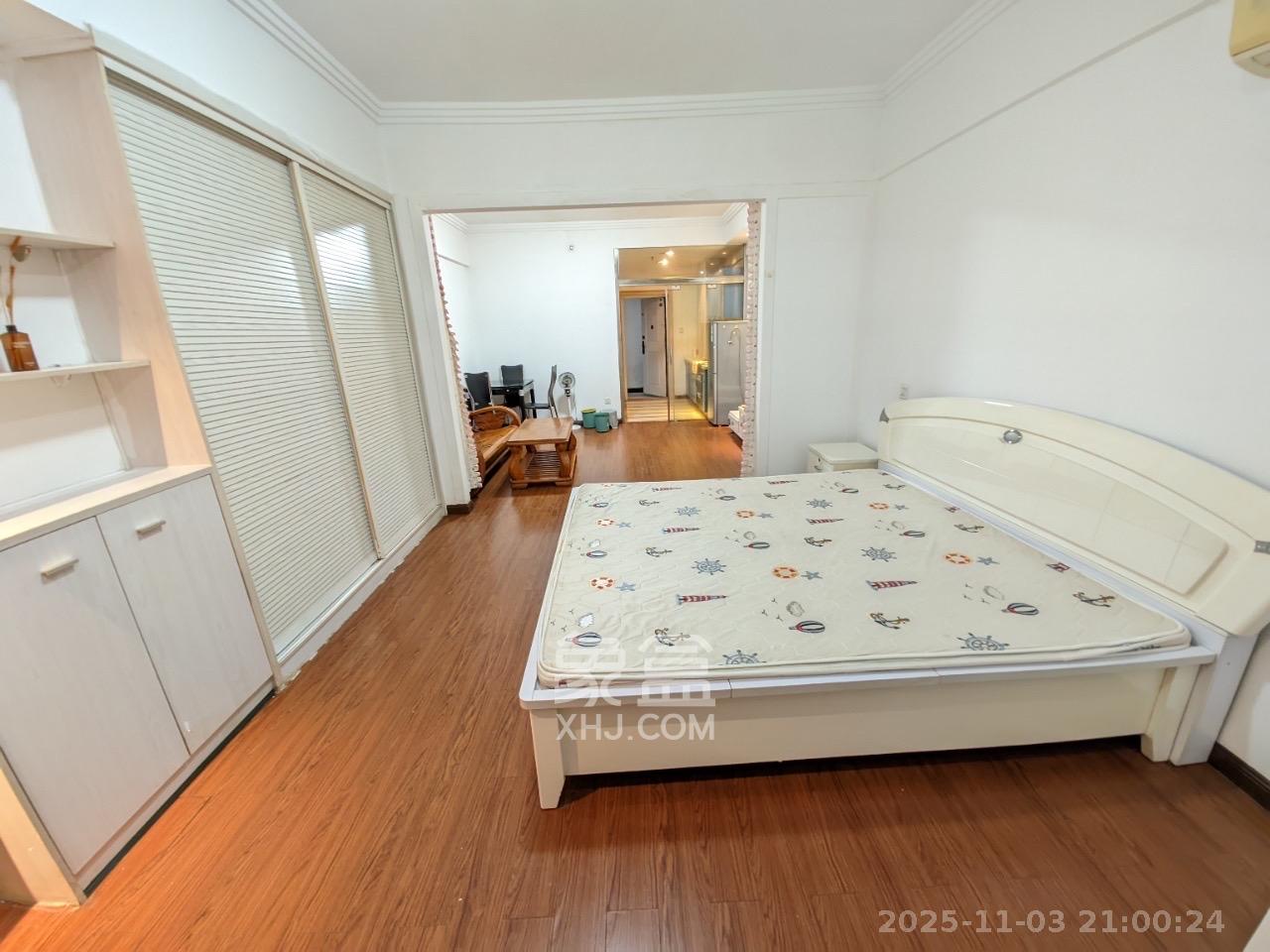 西子一间  1室1厅1卫    1400.0元/月室内图