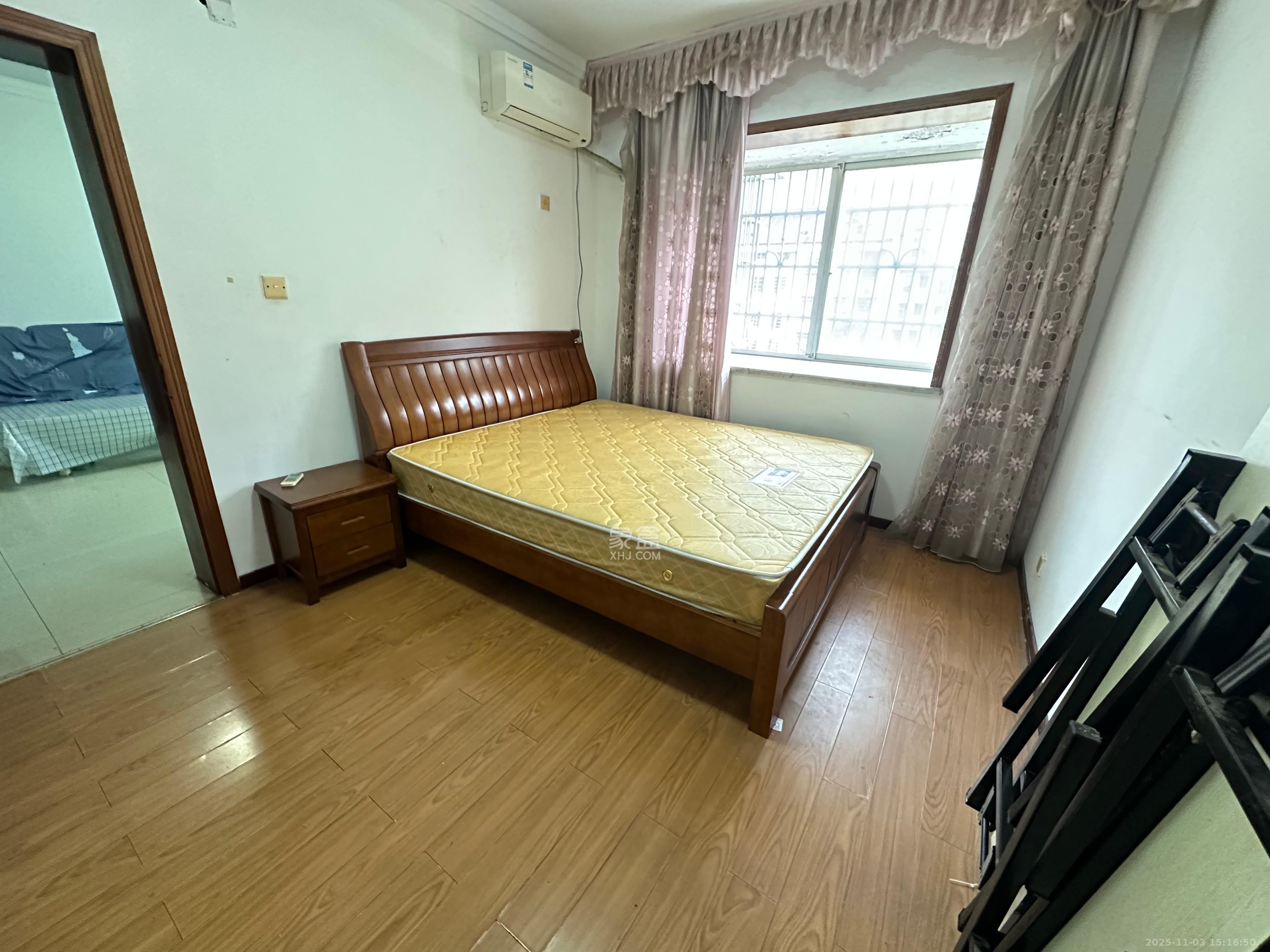 金岭小区  2室2厅1卫    1600.0元/月室内图