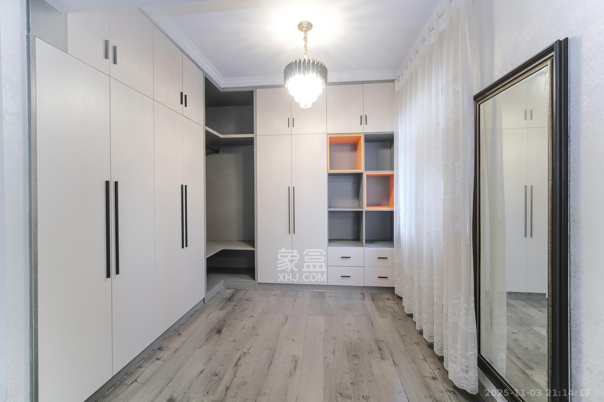 和悦城(蟠龙景苑)  2室2厅1卫    76.8万卧室