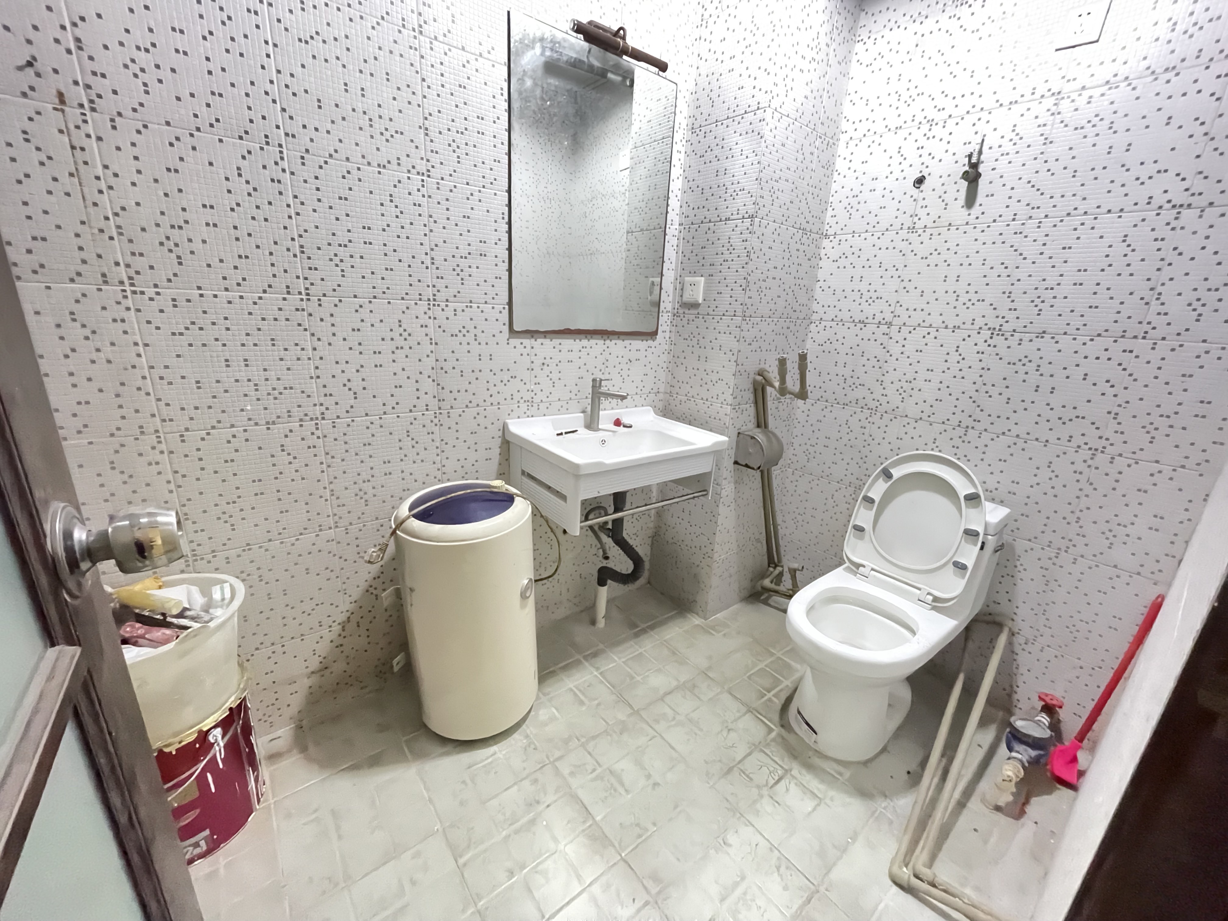 富豪大厦(富豪花园) 2室2厅1卫 78.0万 富豪大厦(富豪花园) 2室2厅1卫 78.0万客厅