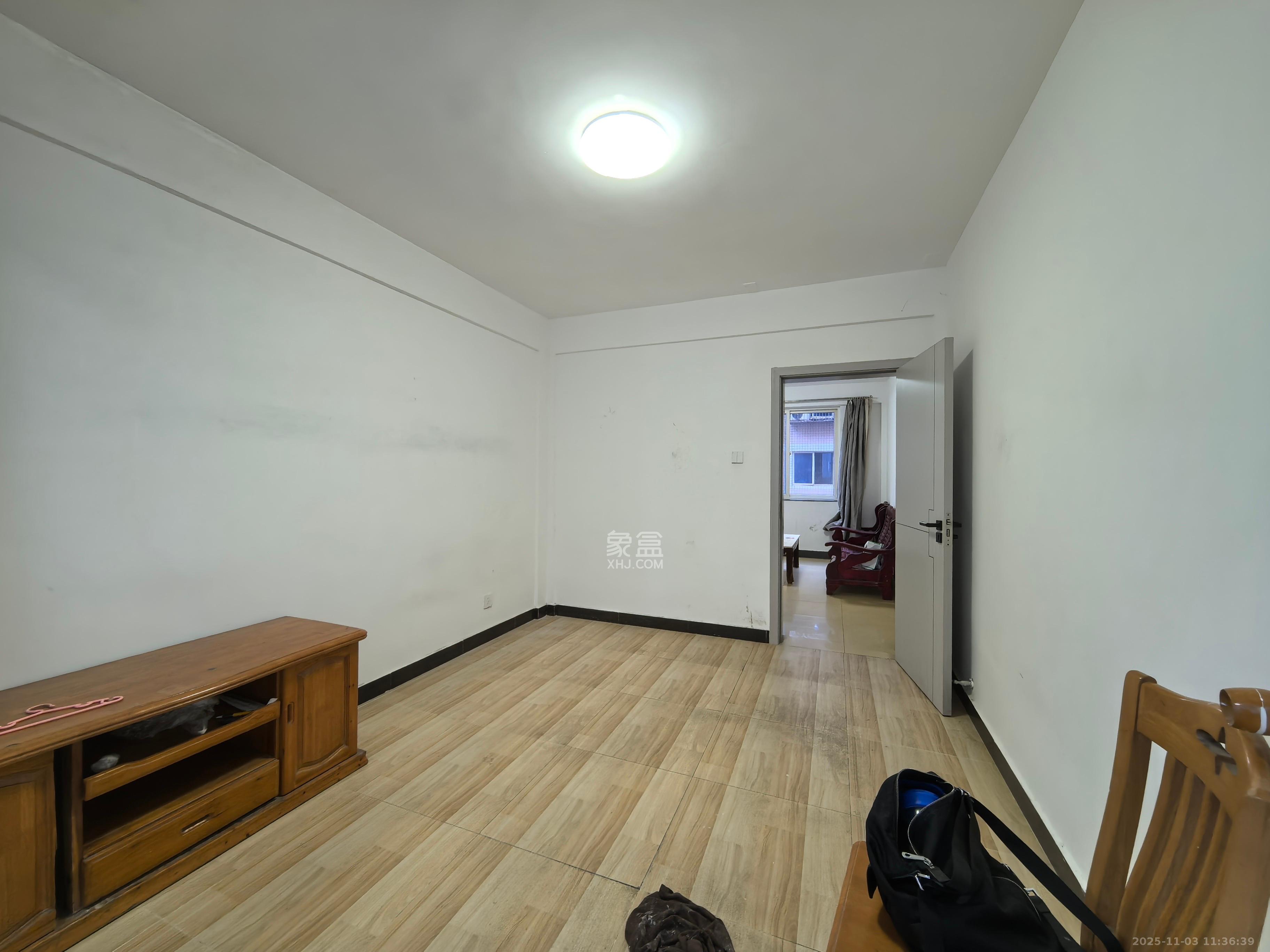 新世界商贸城 3室2厅1卫 2800.0元/月 新世界商贸城 3室2厅1卫 2800.0元/月室内图