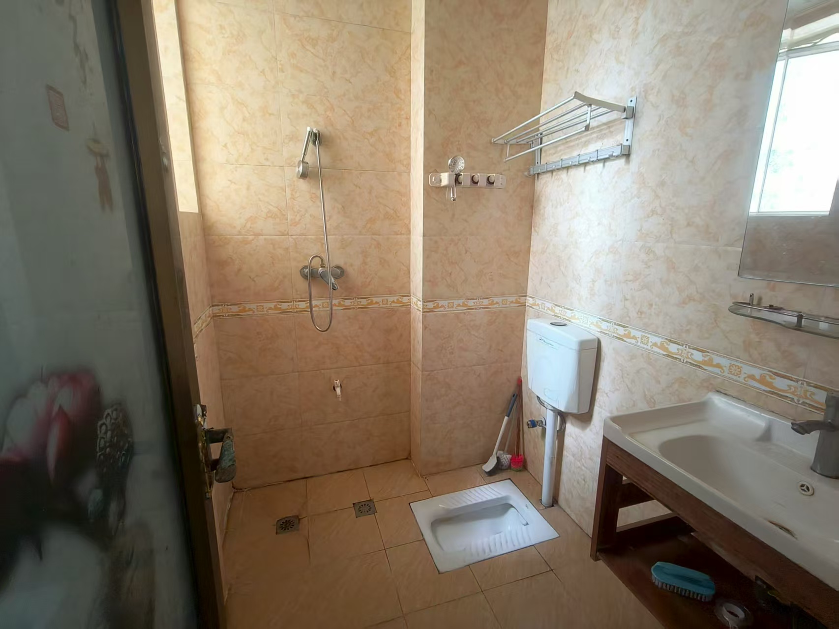 宝泰温泉花园  1室0厅1卫    1500.0元/月室内图