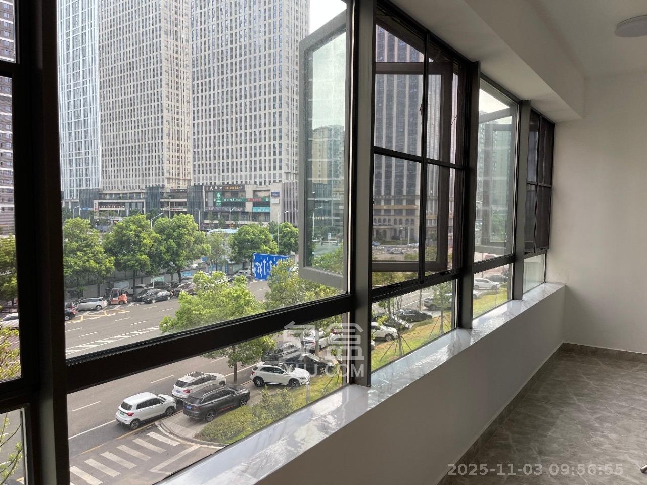 复地滨江金融中心  4室2厅2卫    5000.0元/月室内图