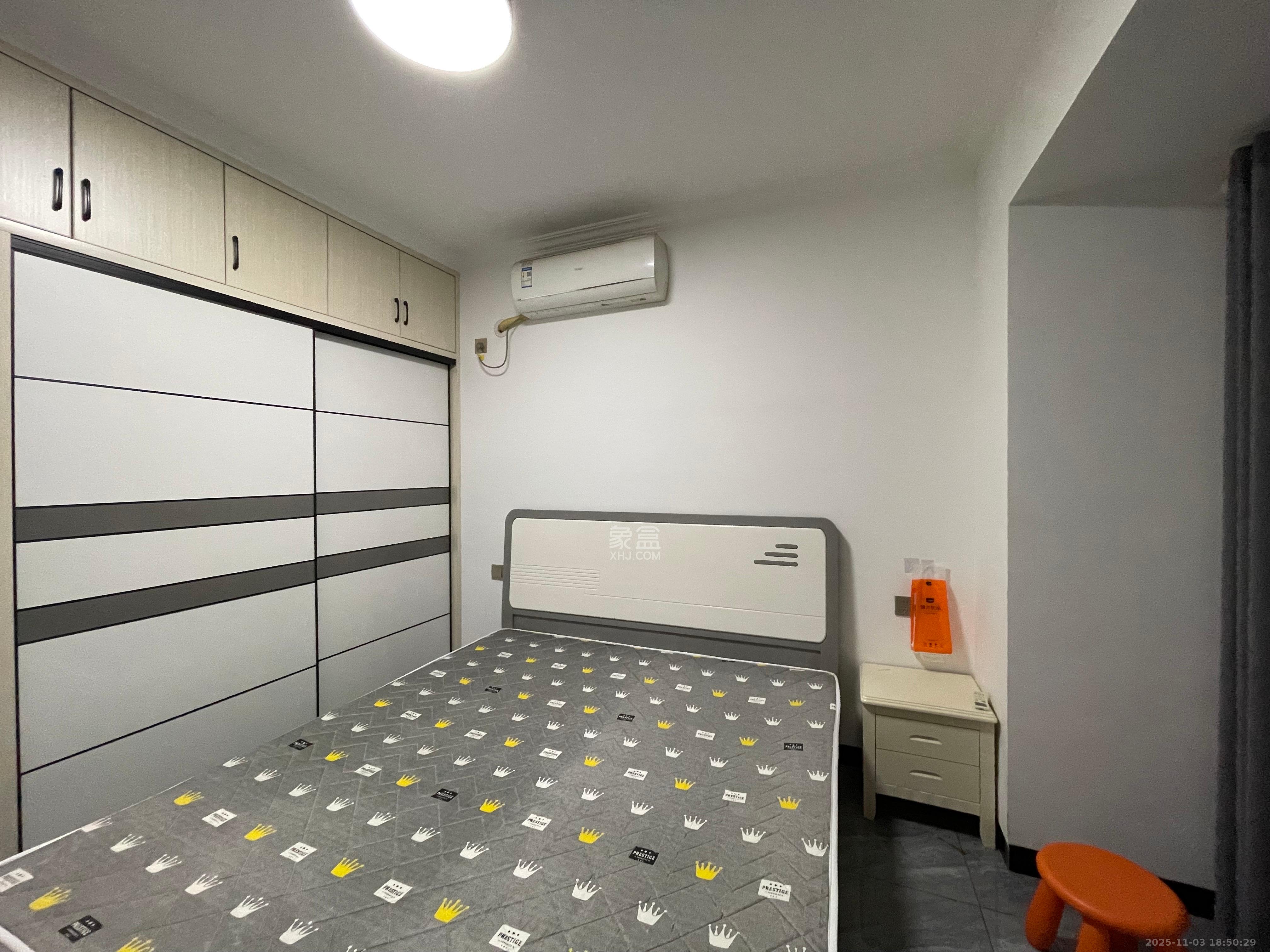 东岸梅园小区  1室0厅0卫    2000.0元/月室内图