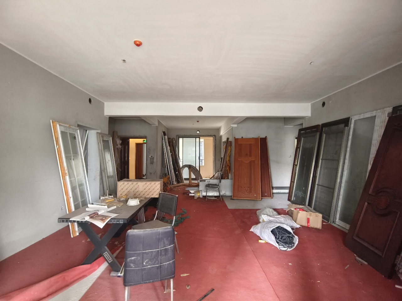 海航豪庭南苑 3室2厅2卫 300.0万 海航豪庭南苑 3室2厅2卫 300.0万客厅