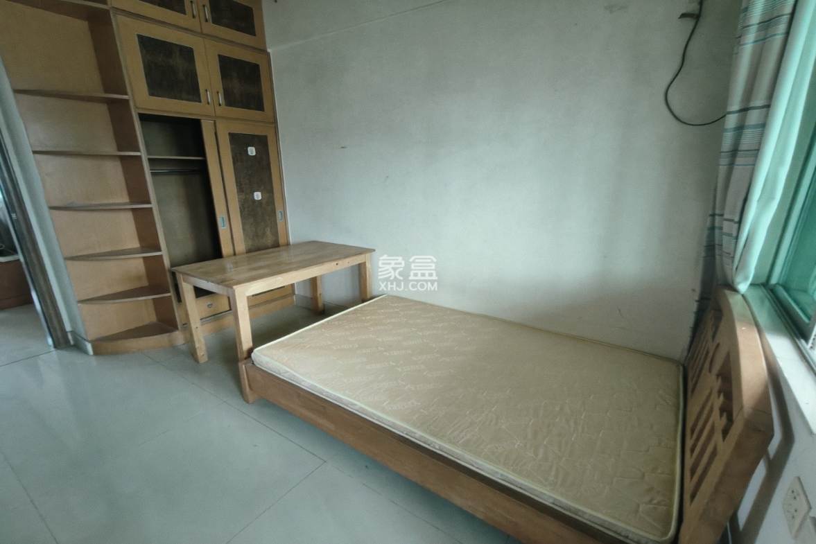 海南师范大学 3室2厅2卫 138.0万 海南师范大学 3室2厅2卫 138.0万客厅