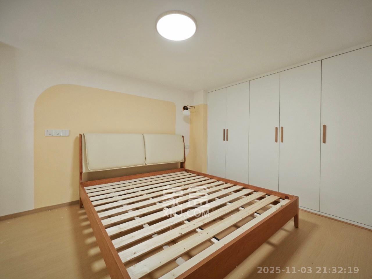 卓越中寰  2室1厅1卫    2800.0元/月室内图