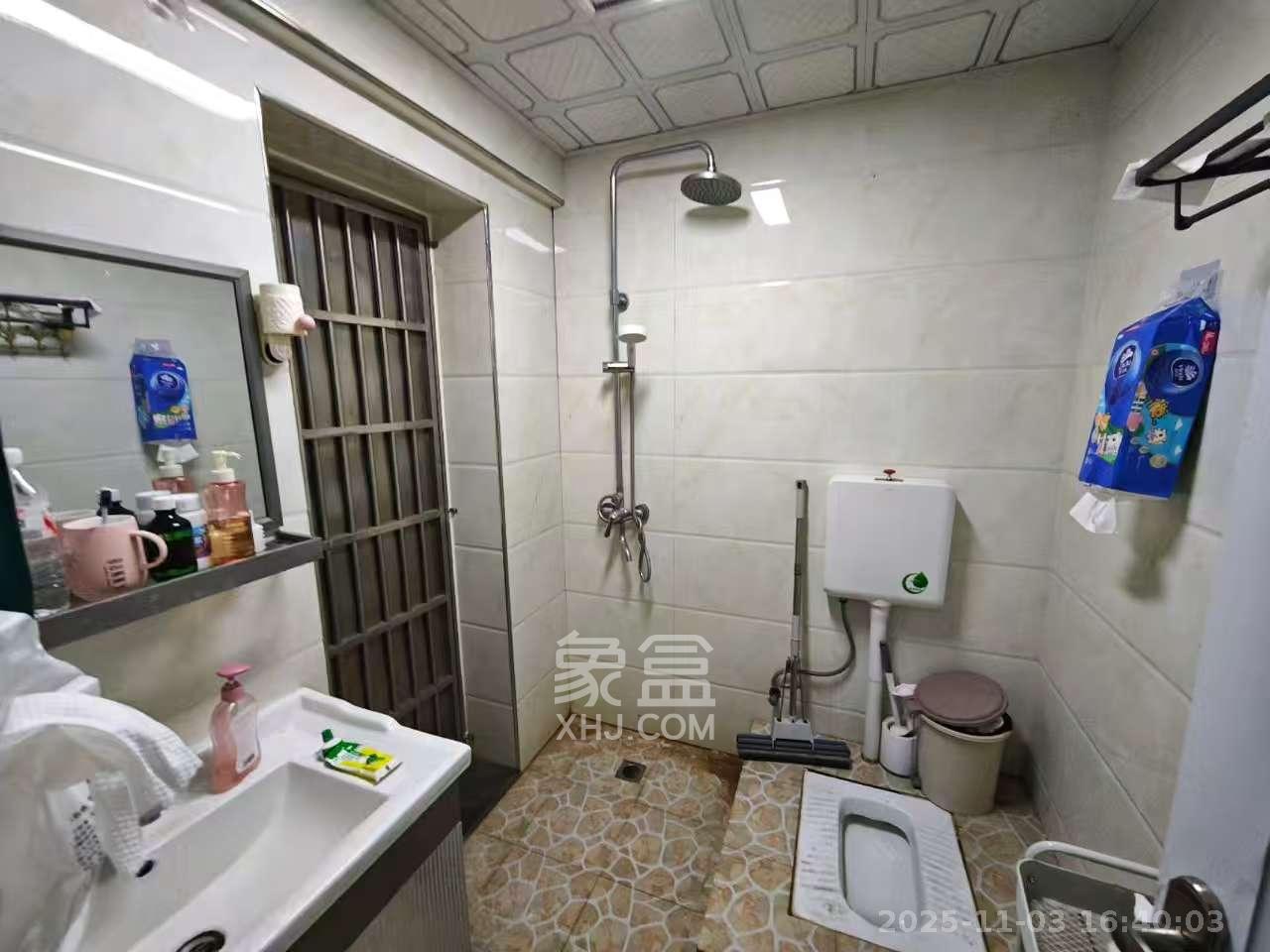 东怡外国（南湖一号)  2室1厅1卫    2950.0元/月室内图