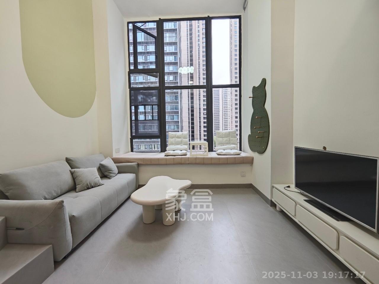 龙湖铂金岛  1室1厅1卫    2200.0元/月