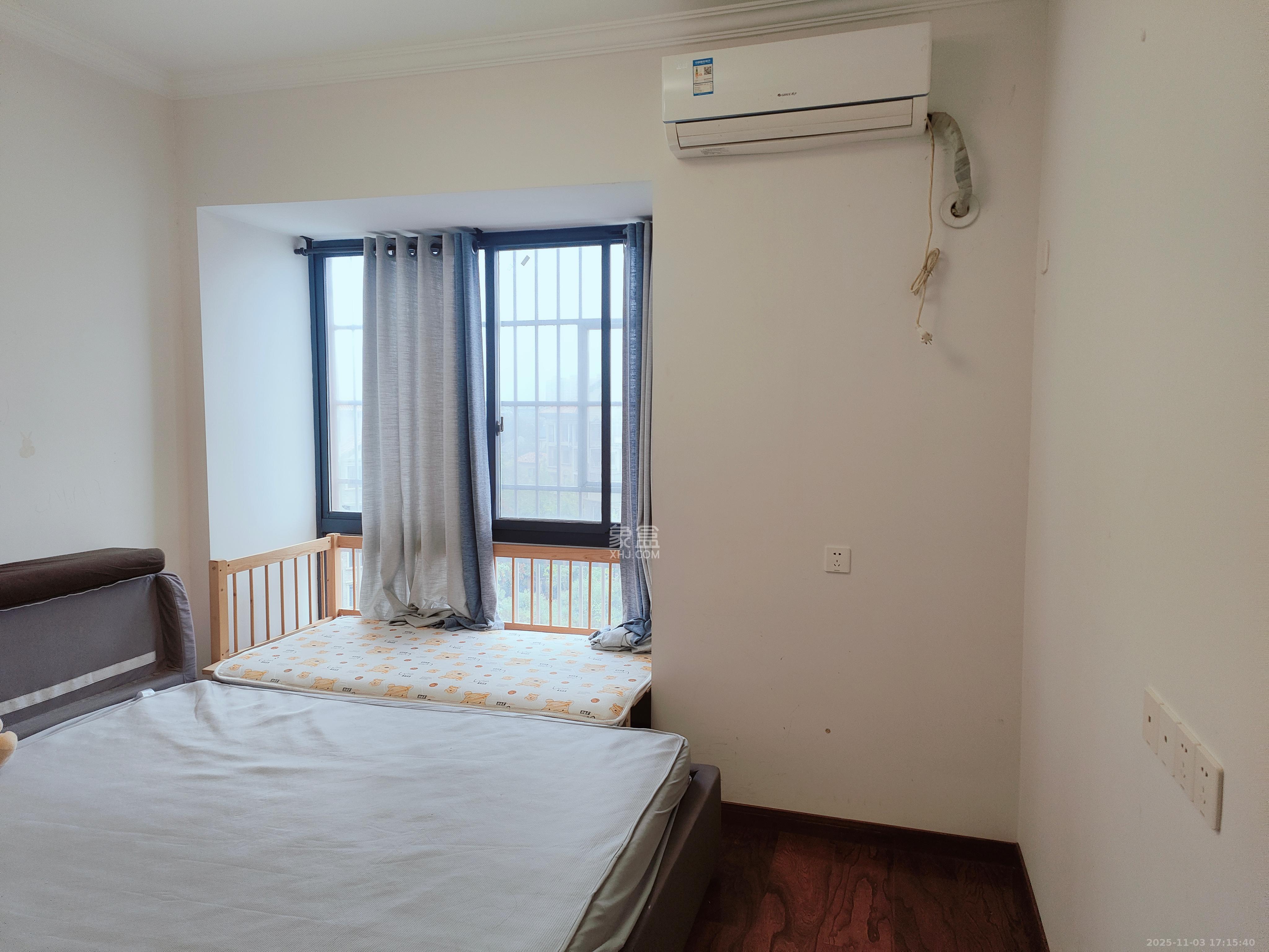 黑金时代广场  3室2厅2卫    2200.0元/月室内图