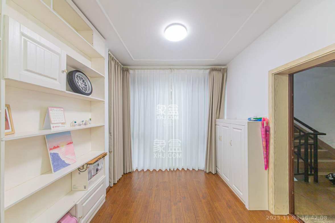 生活艺术城 3室2厅2卫 2500.0元/月 生活艺术城 3室2厅2卫 2500.0元/月室内图