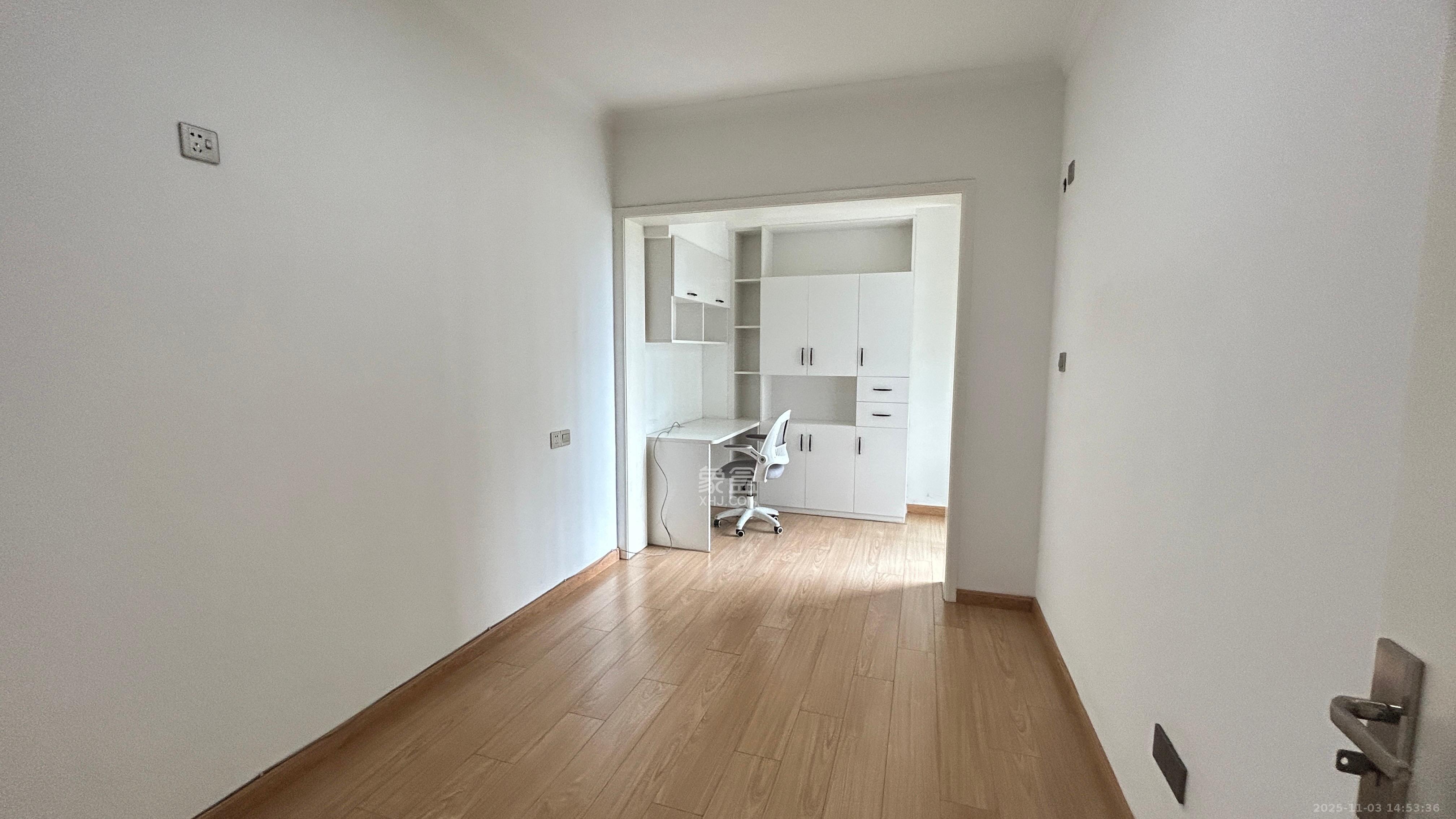 长盛岚庭  3室2厅1卫    2500.0元/月室内图