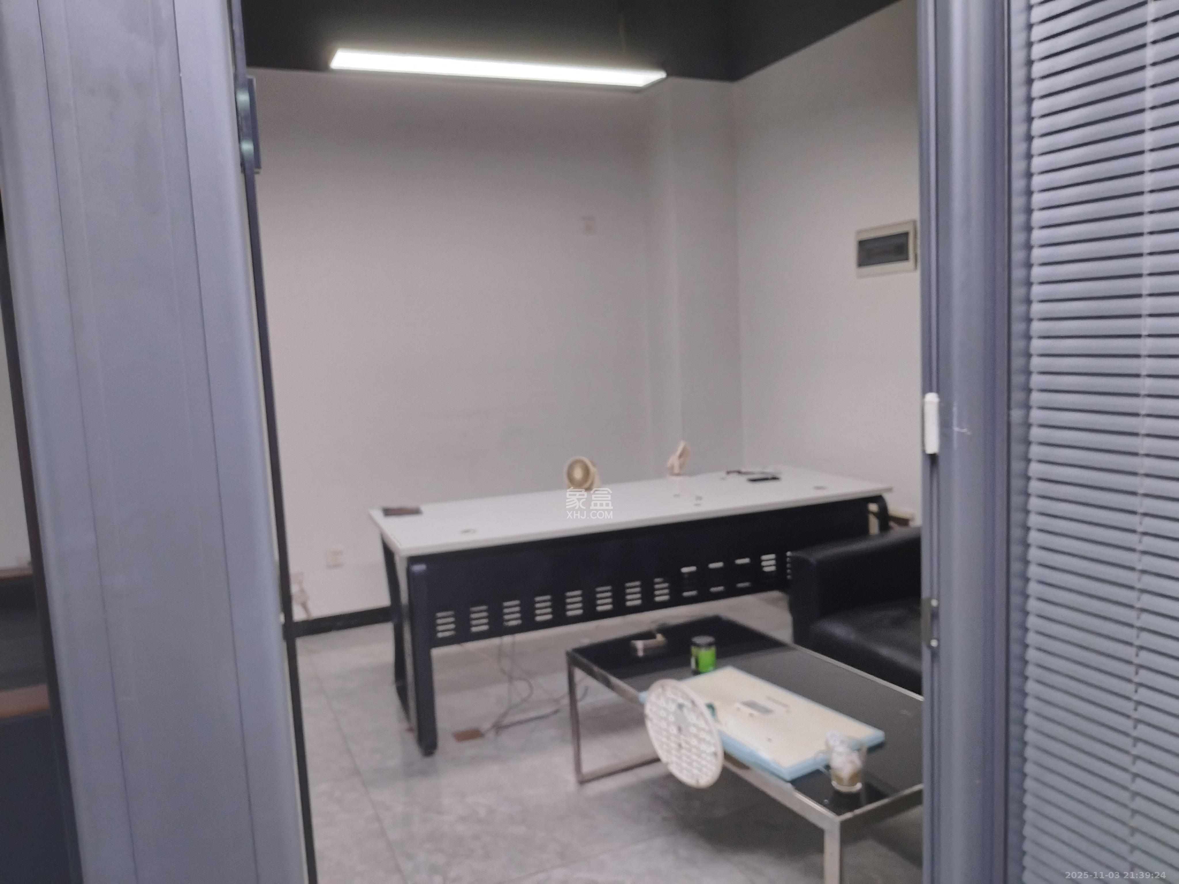 叠彩兰亭   150.0㎡      6000.0元/月室内图