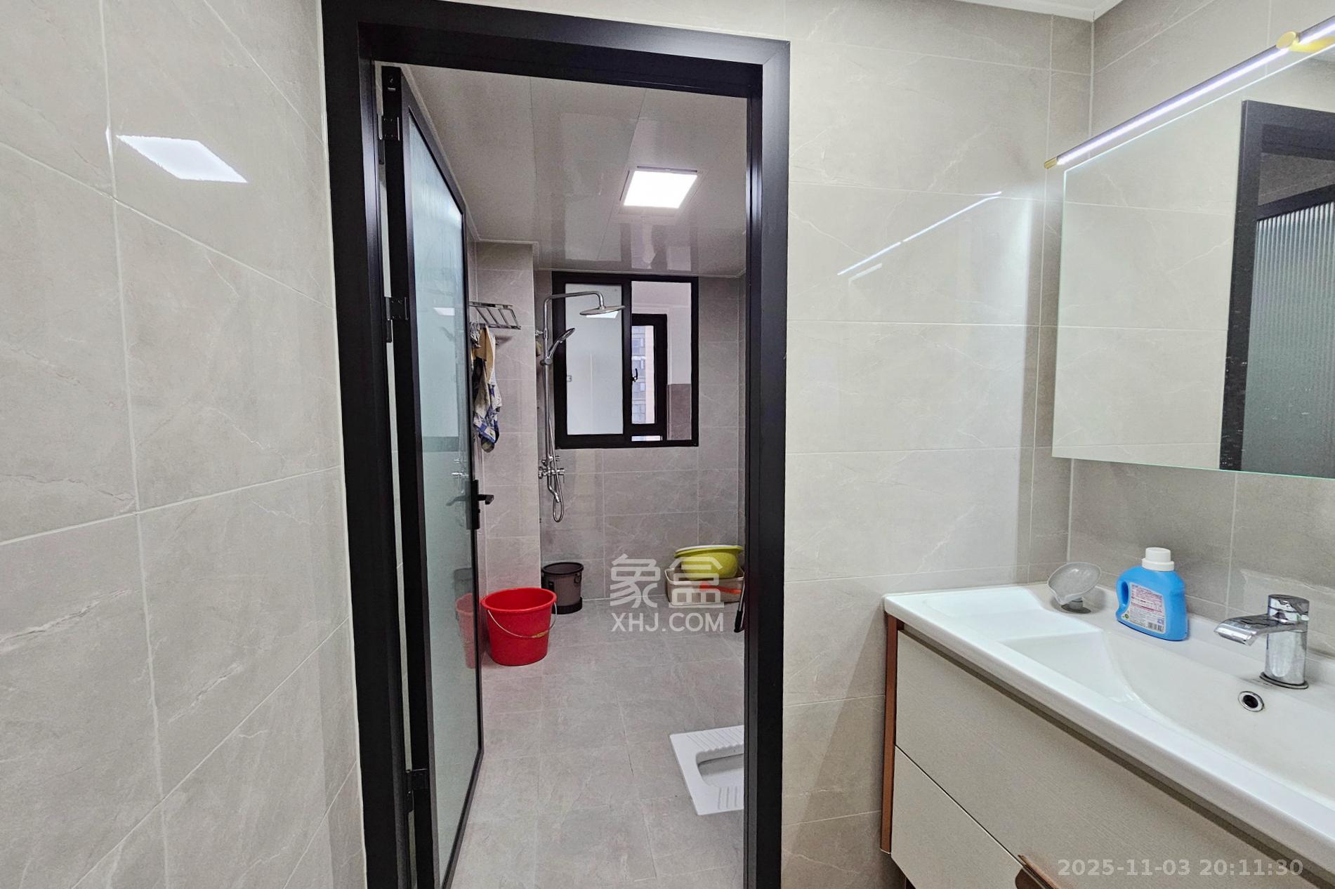 明昇壹城（明昇时代广场）二期  4室2厅3卫    350.0万卫生间