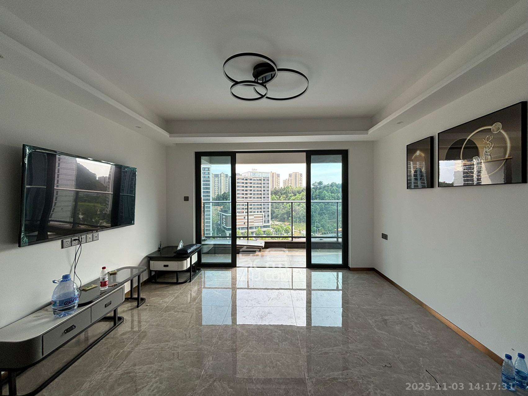 招商雍山湖  4室2厅2卫    3500.0元/月室内图