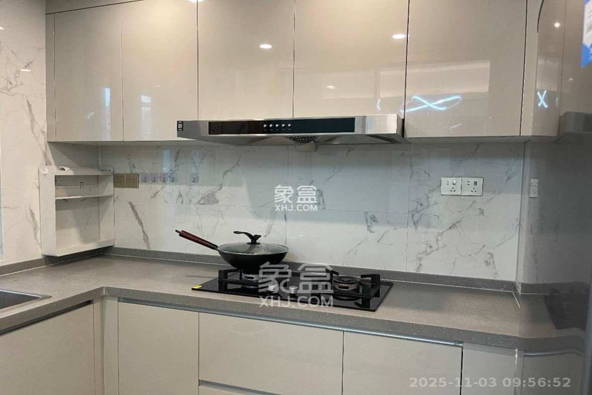 复地滨江金融中心 4室2厅2卫 5000.0元/月 复地滨江金融中心 4室2厅2卫 5000.0元/月室内图