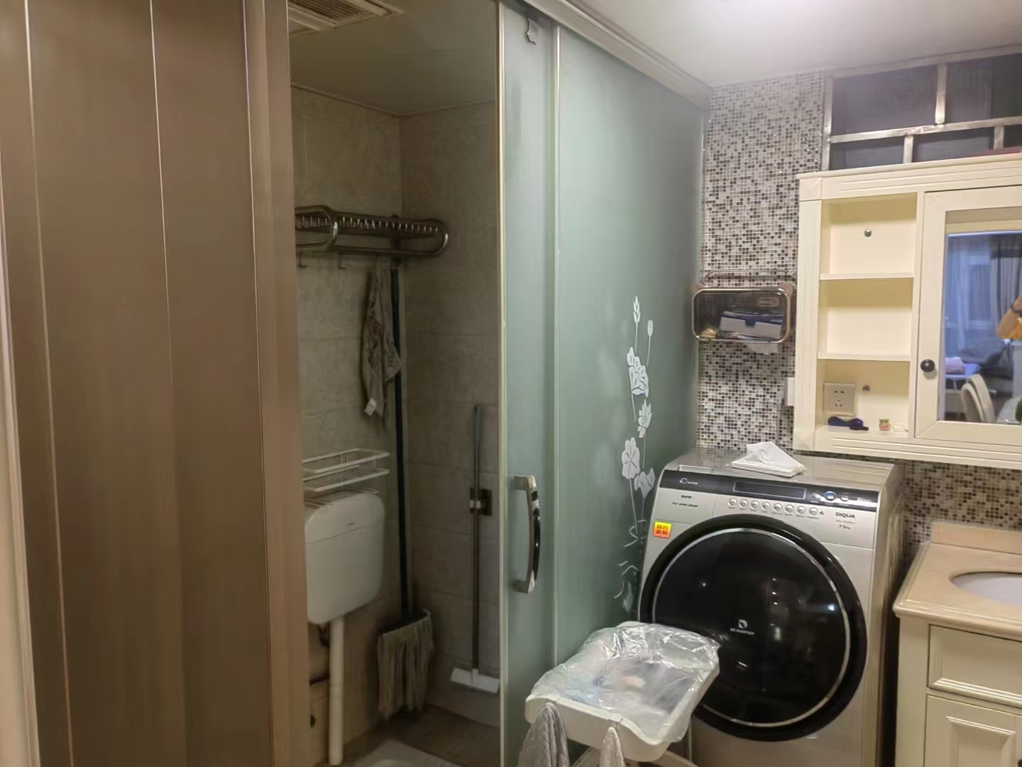 融冠亲城  3室2厅1卫    2700.0元/月户型图