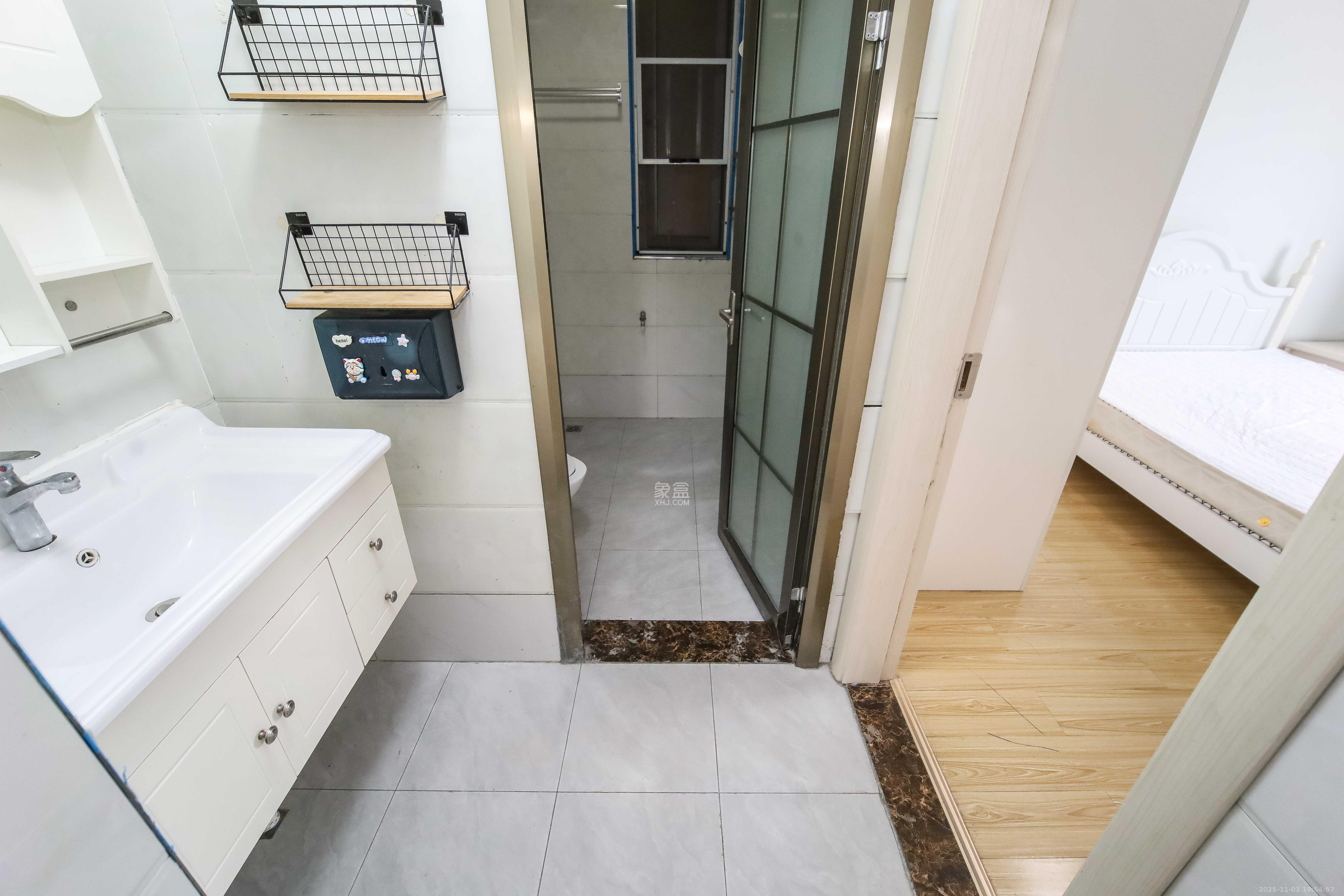 金地格林公馆  3室2厅1卫    88.0万卫生间