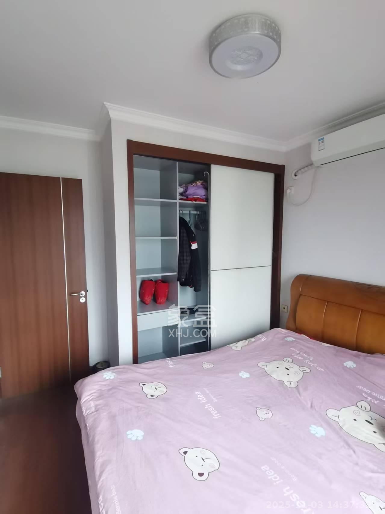 万科城  3室2厅1卫    2300.0元/月室内图