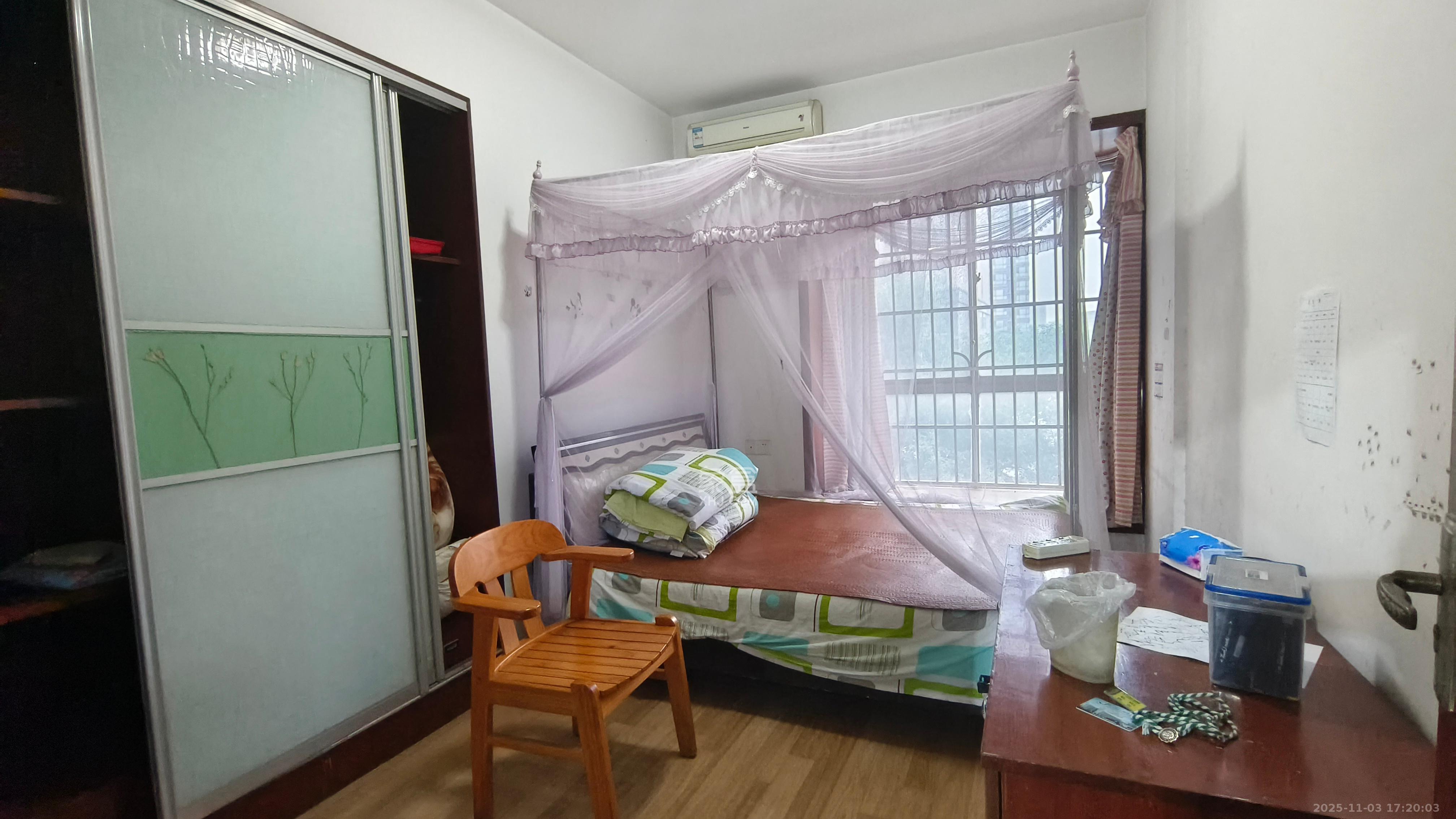 芙蓉苑  4室2厅2卫    2800.0元/月室内图