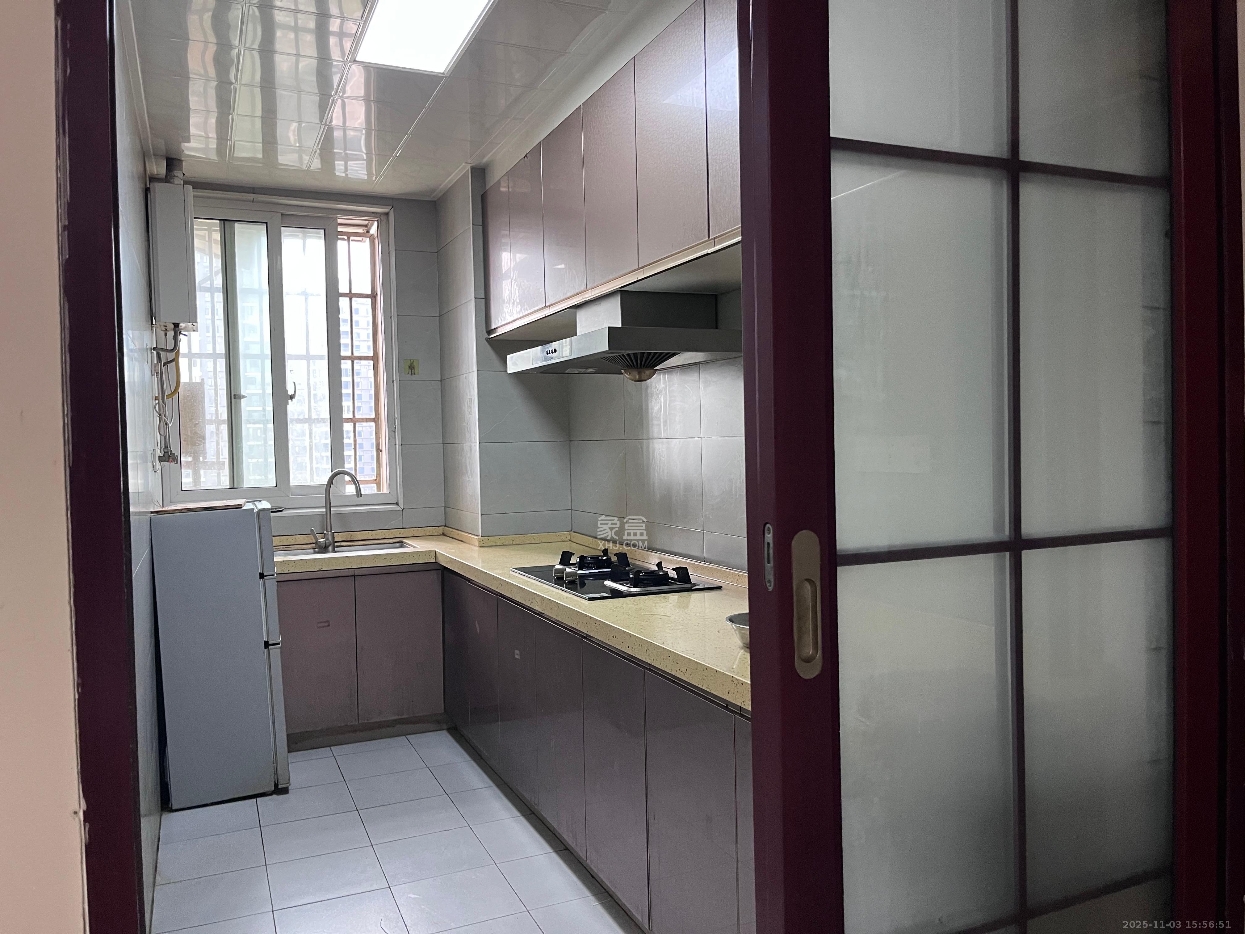 和康园小区  3室2厅2卫    2000.0元/月室内图