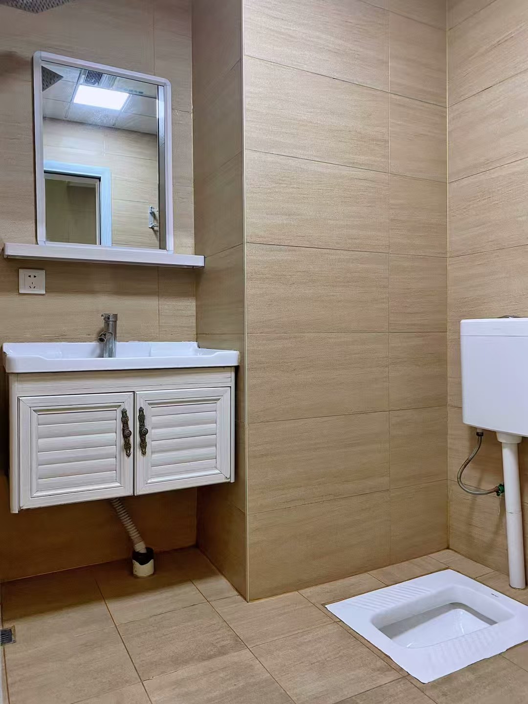 金钟时代城 2室1厅1卫 1700.0元/月 金钟时代城 2室1厅1卫 1700.0元/月室内图