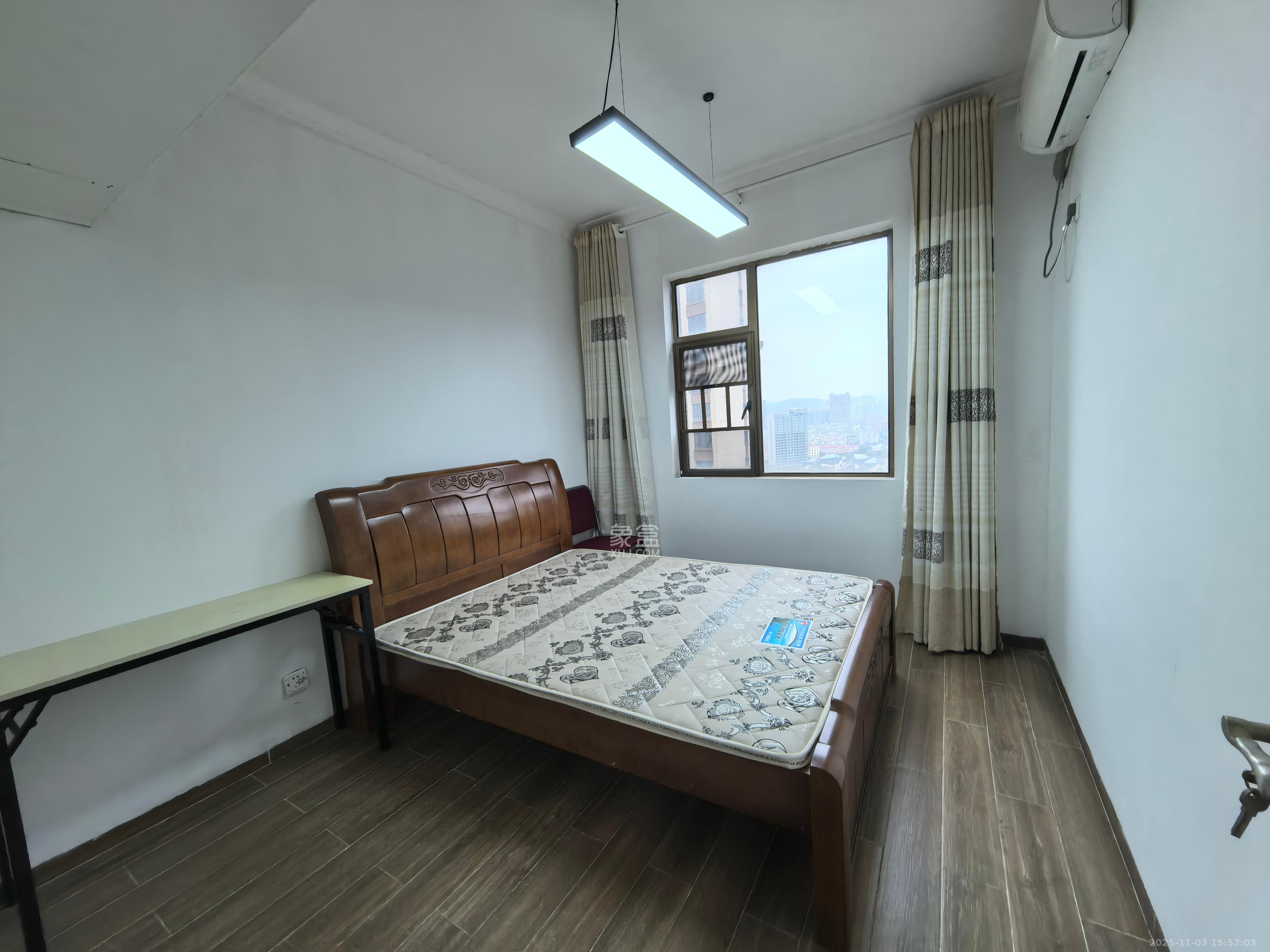 江山帝景雅典 4室2厅2卫 2500.0元/月 江山帝景雅典 4室2厅2卫 2500.0元/月室内图