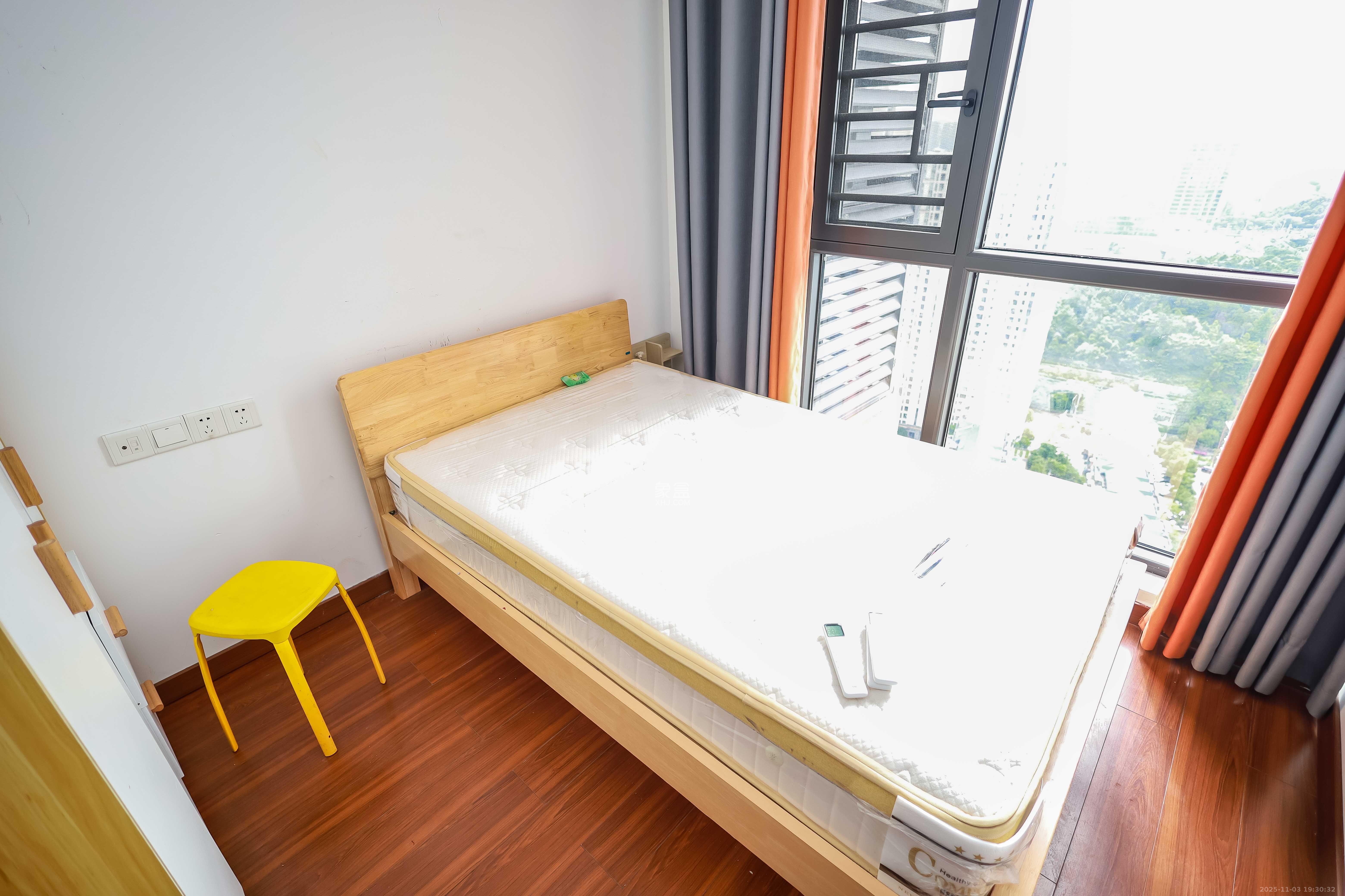 荣泰广场  3室2厅1卫    2300.0元/月室内图