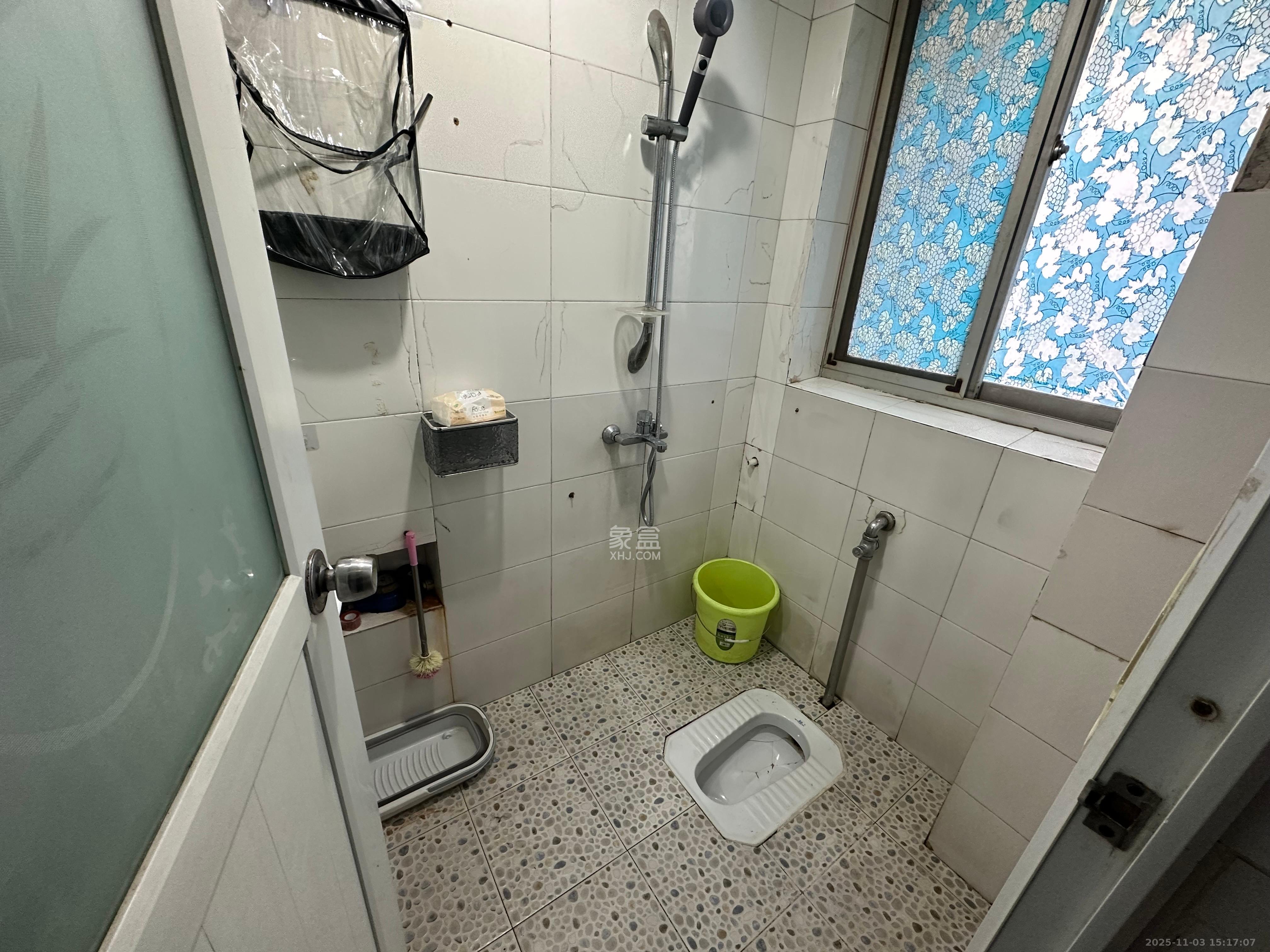 金岭小区  2室2厅1卫    1600.0元/月室内图