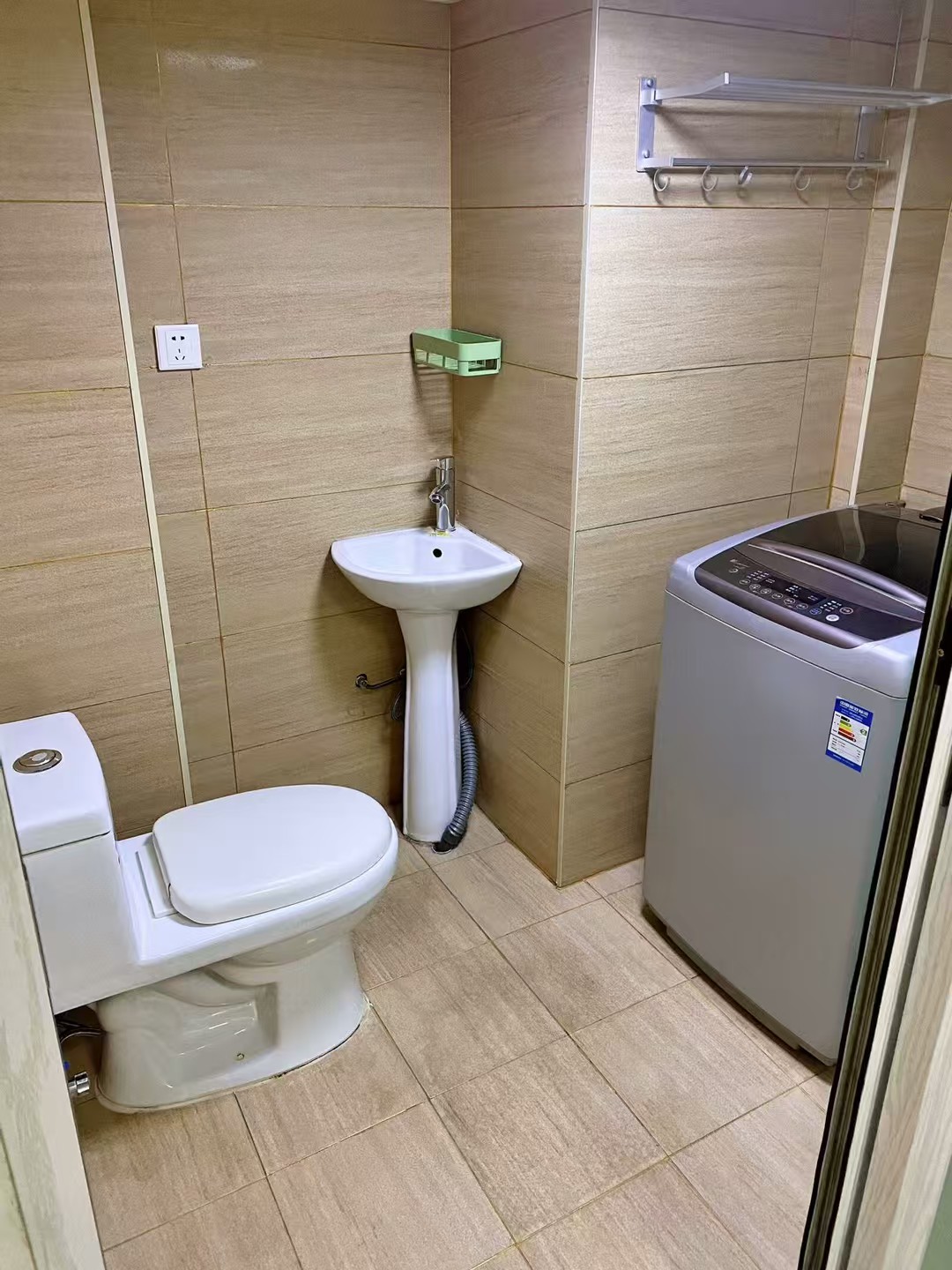 金钟时代城  2室1厅1卫    1700.0元/月室内图