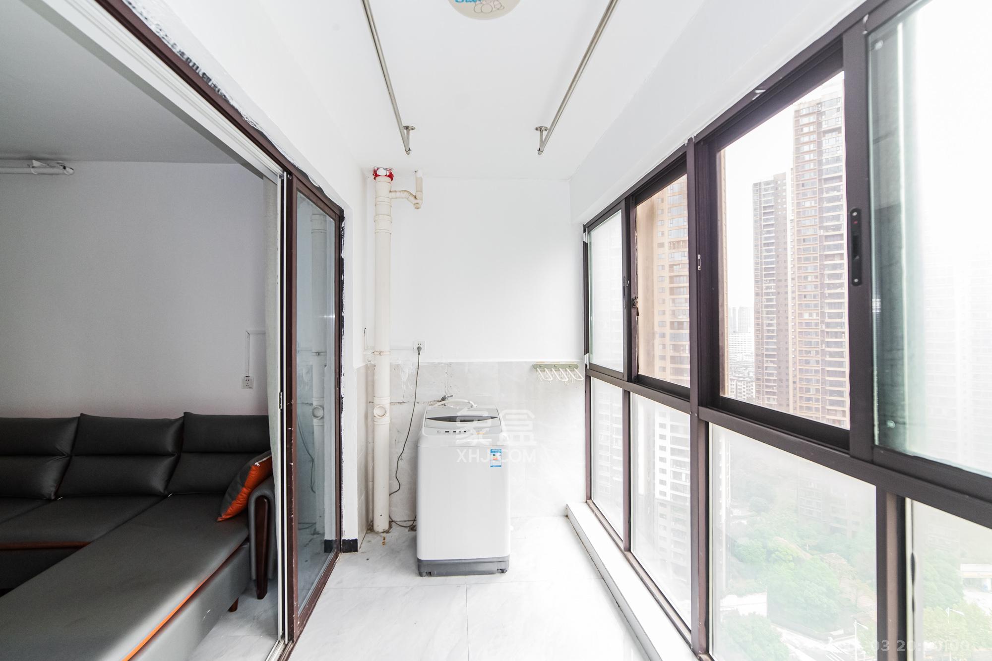 北辰三角洲C2区  3室2厅1卫    110.0万阳台