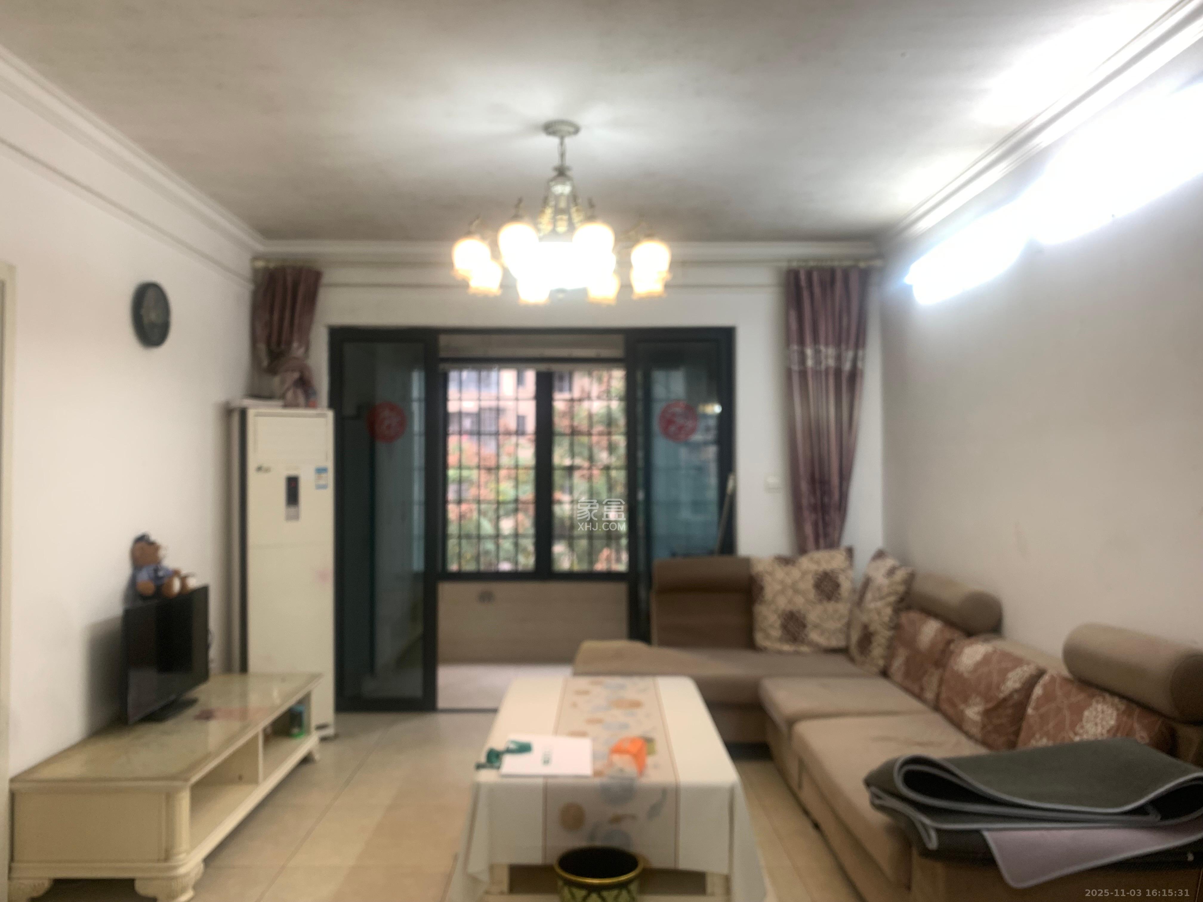 保利麓谷林语A区  3室2厅2卫    2500.0元/月室内图