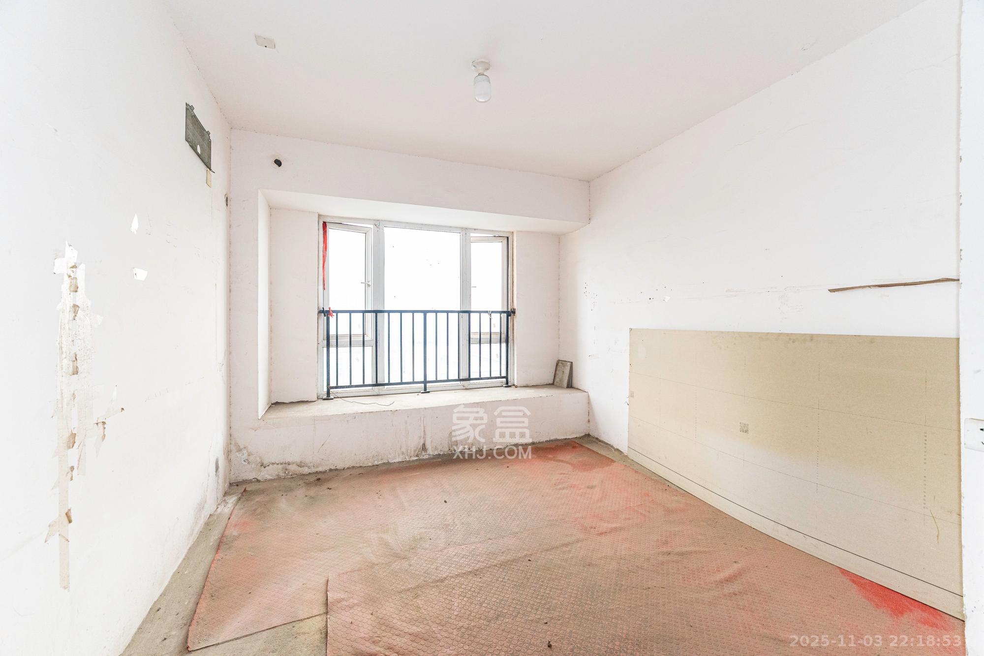 波隆城市花园 3室2厅2卫 52.8万 波隆城市花园 3室2厅2卫 52.8万卧室