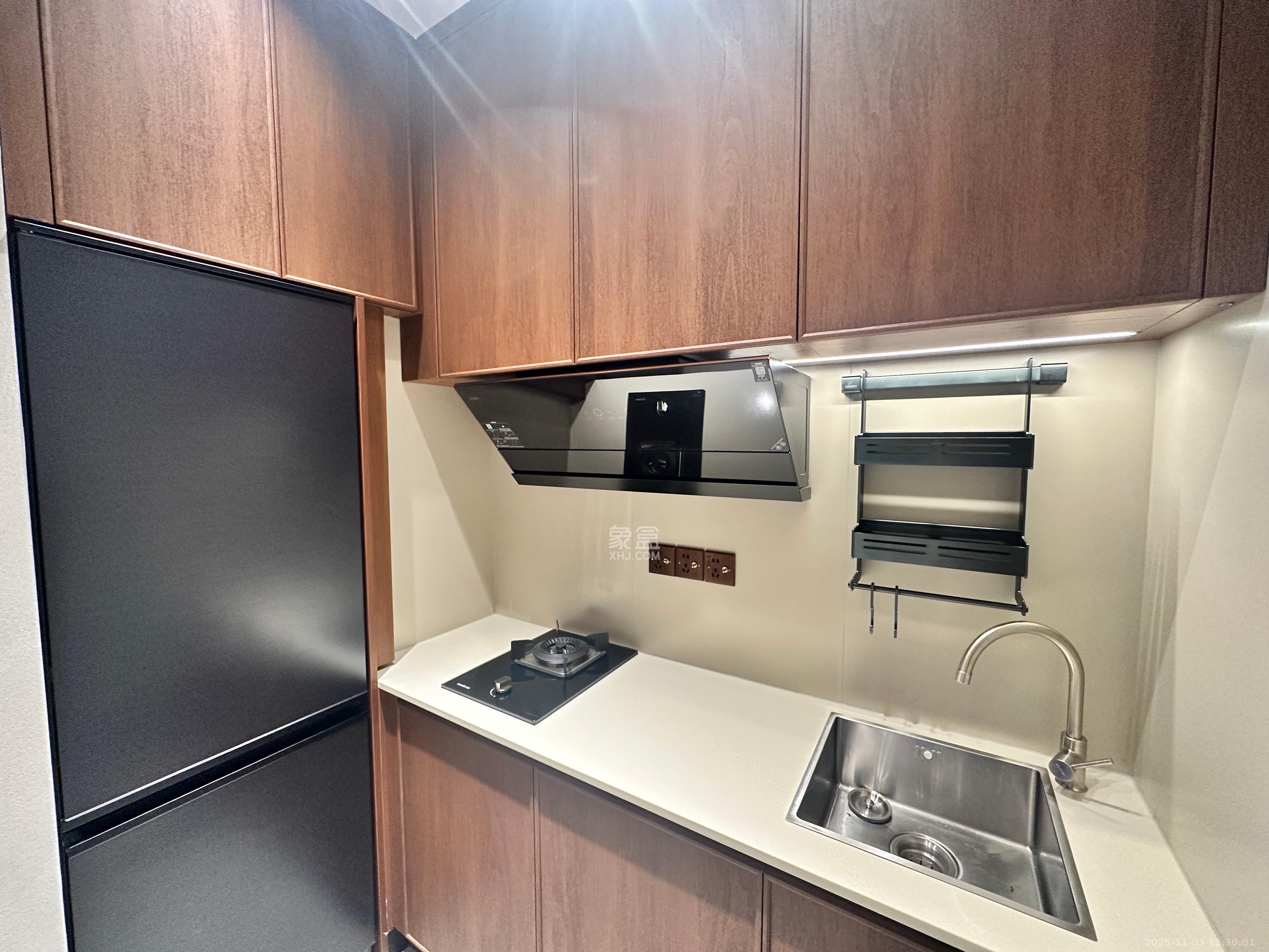 中建信和城  1室1厅1卫    2500.0元/月室内图