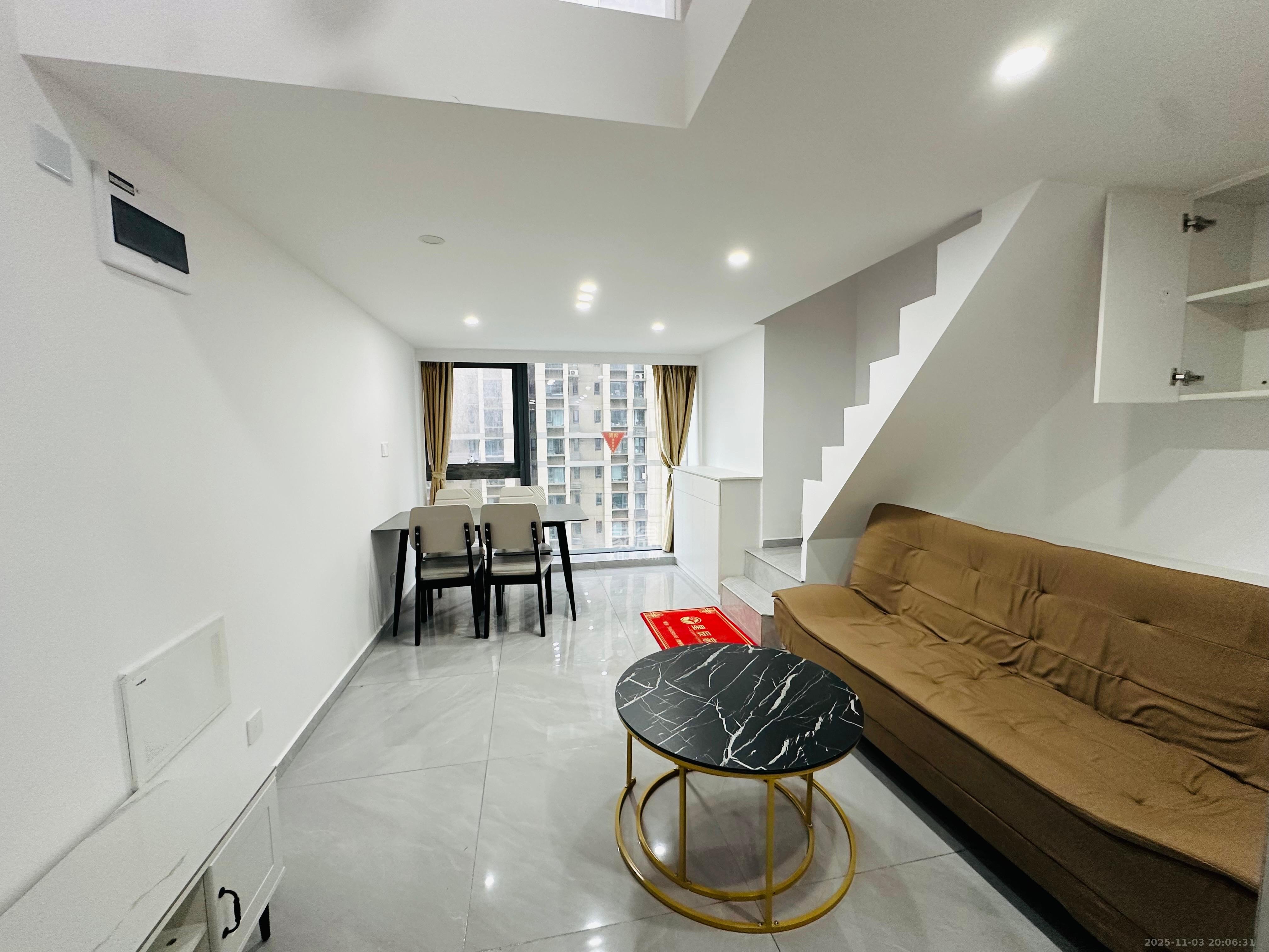 卓越中寰  2室1厅1卫    2800.0元/月室内图