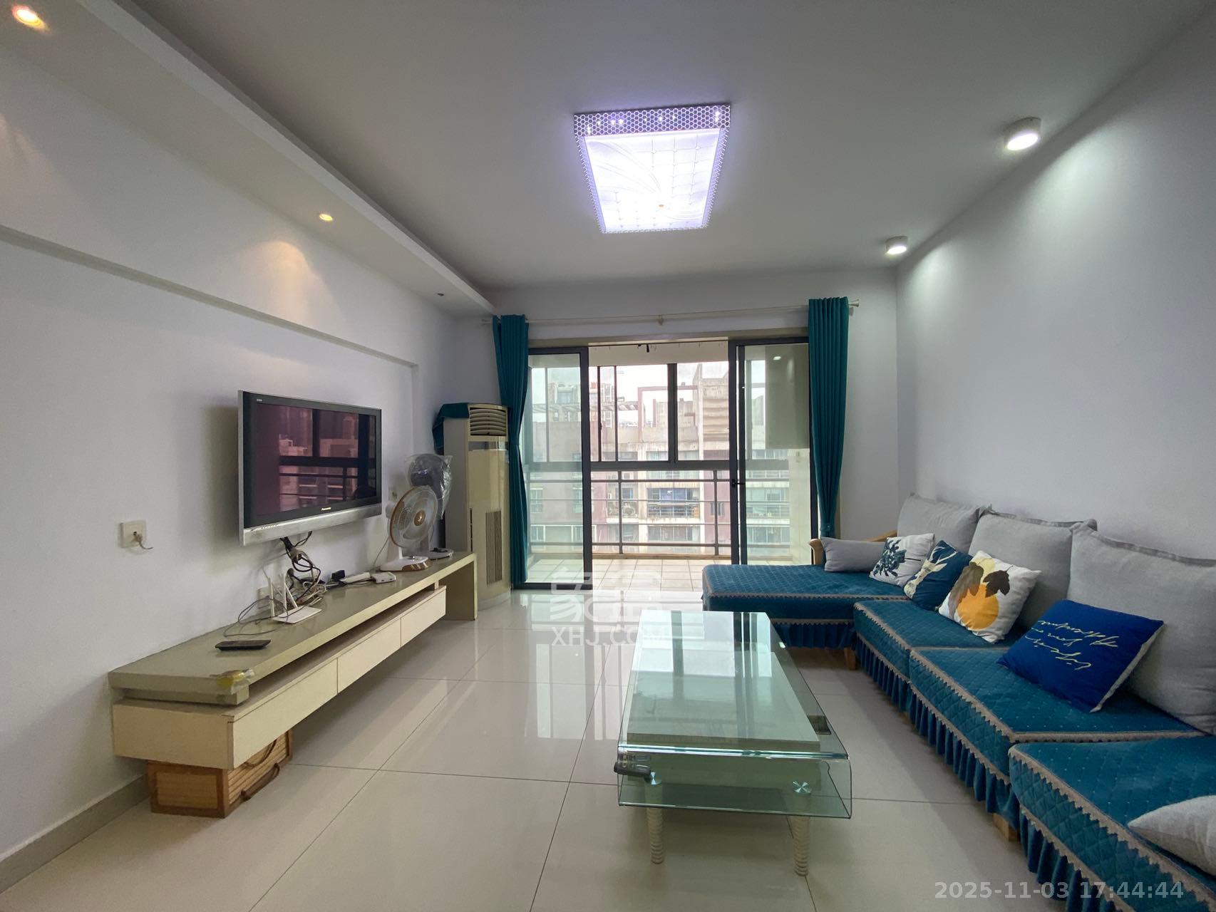 银港水晶城  3室2厅2卫    2500.0元/月