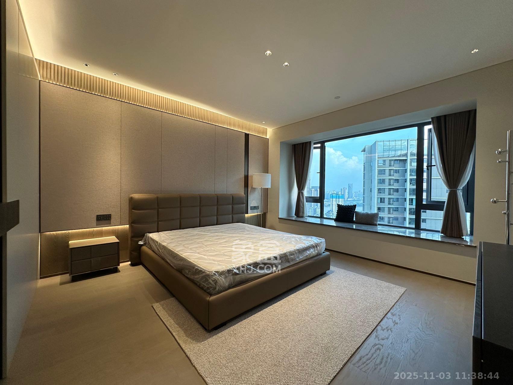 长沙悦府（华润万象城）  4室2厅3卫    19000.0元/月室内图