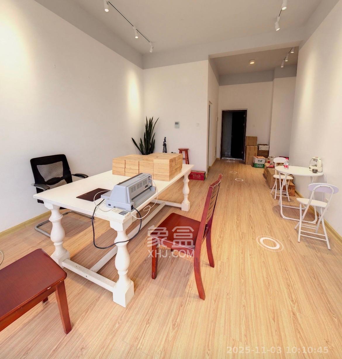 阳光100三期  1室1厅1卫    1400.0元/月室内图