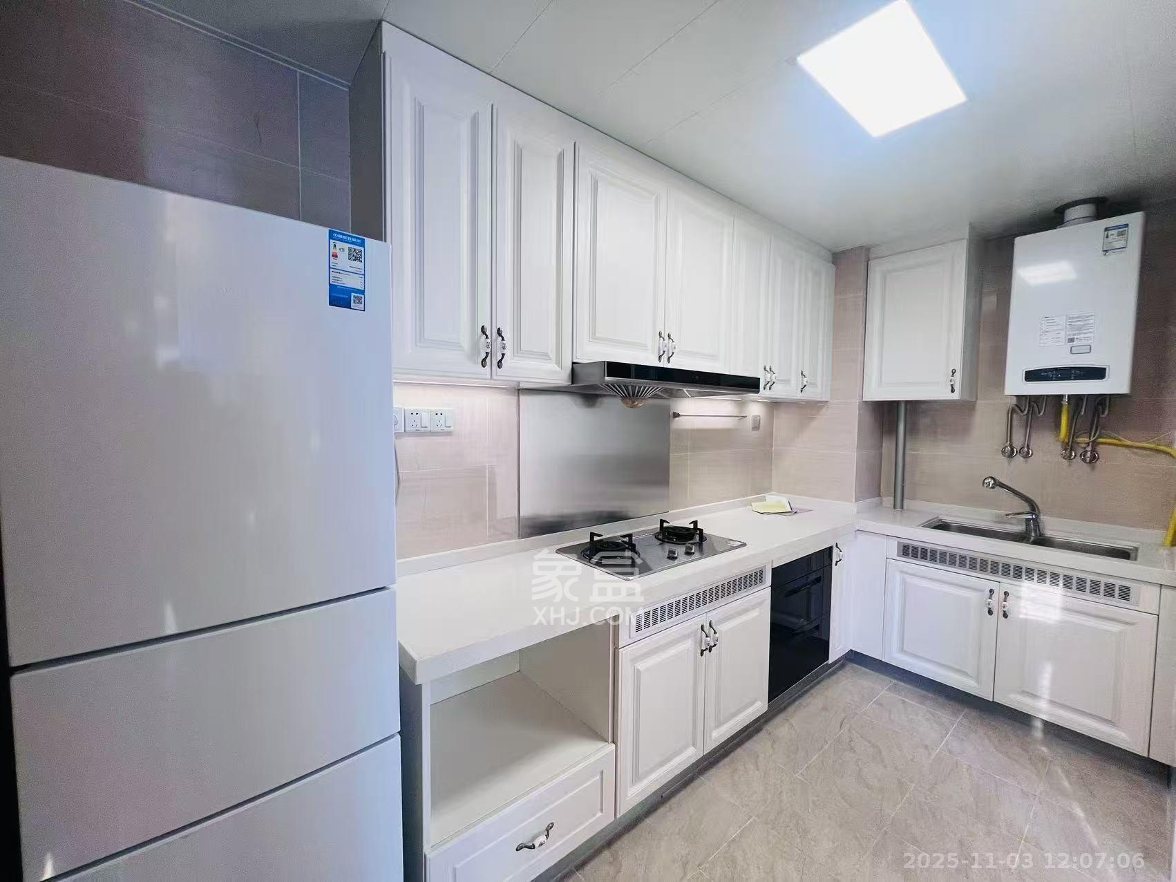 恒大文化旅游城A区  3室2厅2卫    2000.0元/月室内图