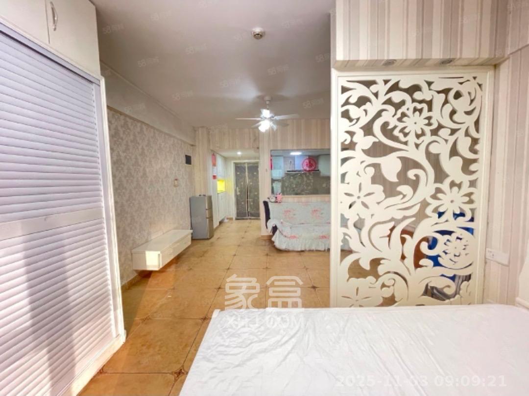 三重星都心  1室1厅1卫    1600.0元/月室内图