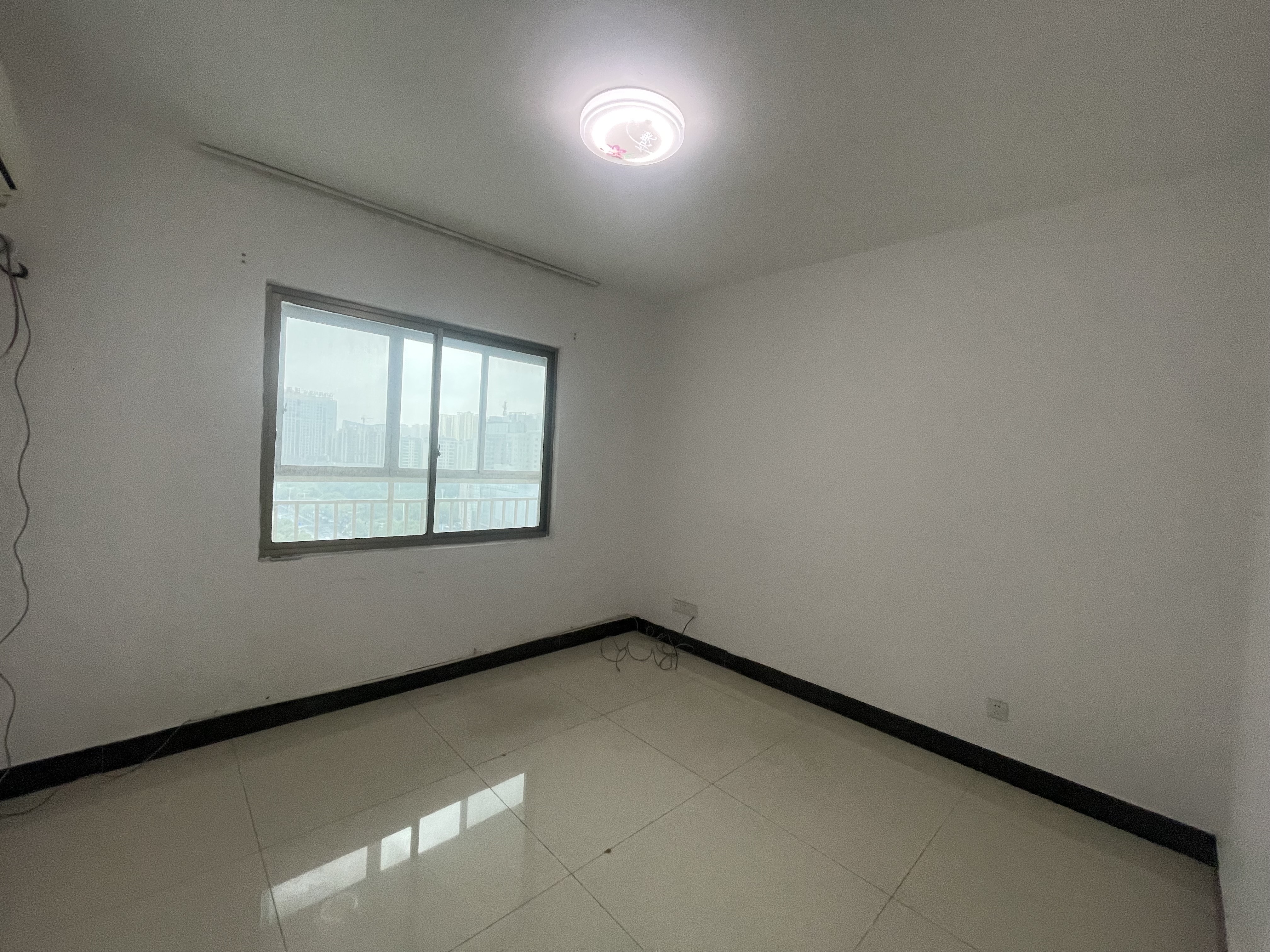 汇景花园 1室0厅0卫 3000.0元/月 汇景花园 1室0厅0卫 3000.0元/月室内图