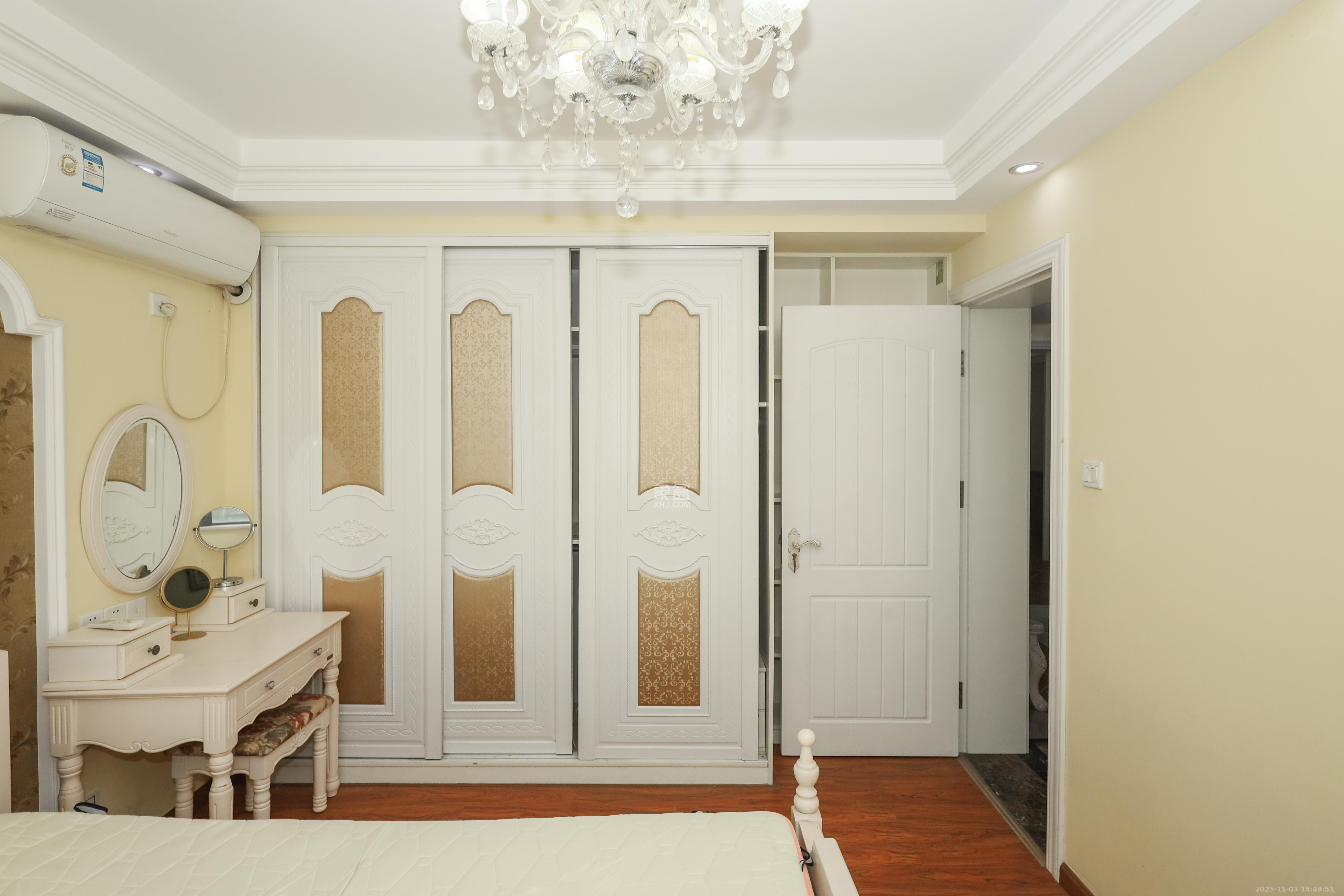 好莱城（弘德西街）  3室2厅1卫    99.0万卧室