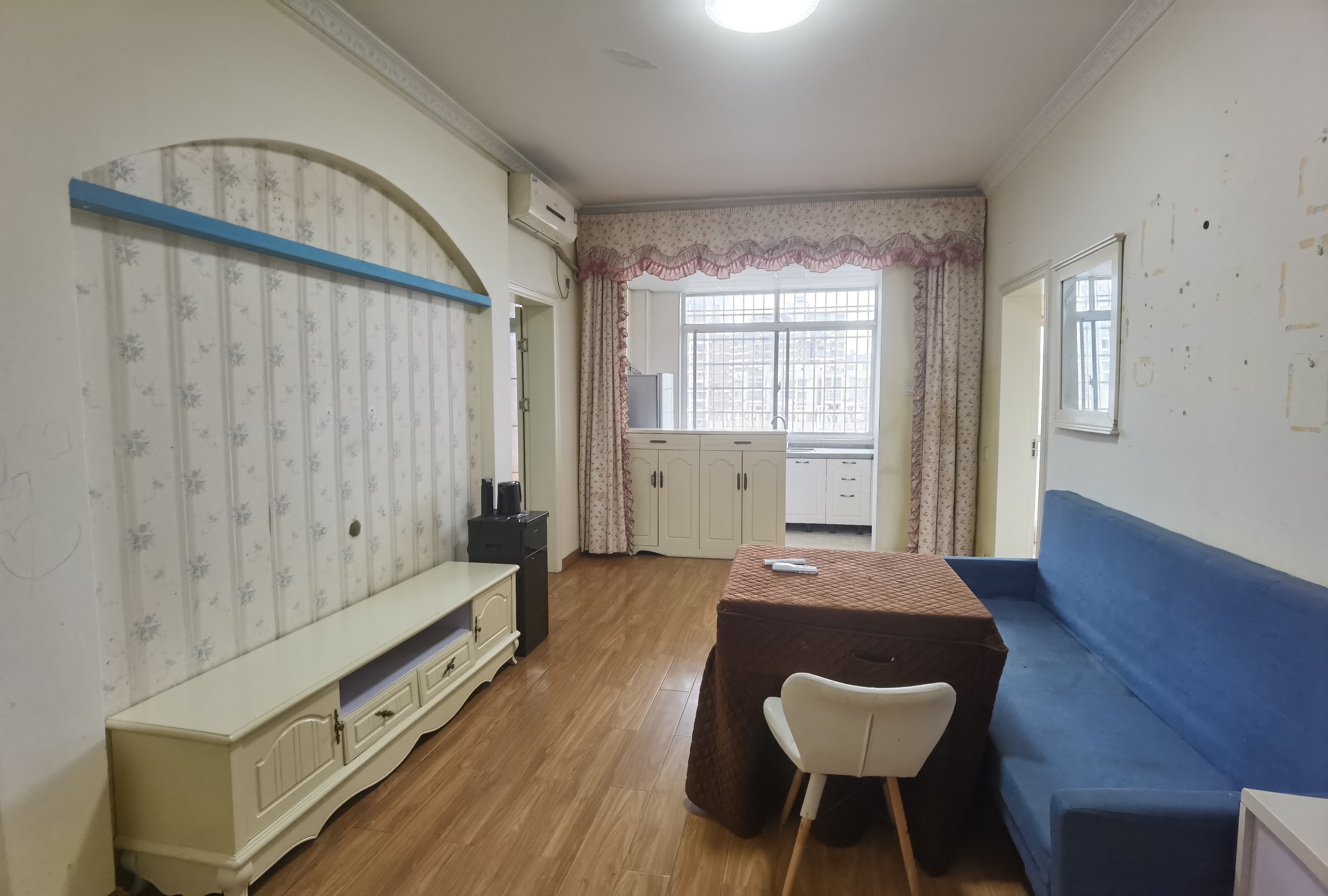 景明佳园  2室1厅1卫    32.8万客厅