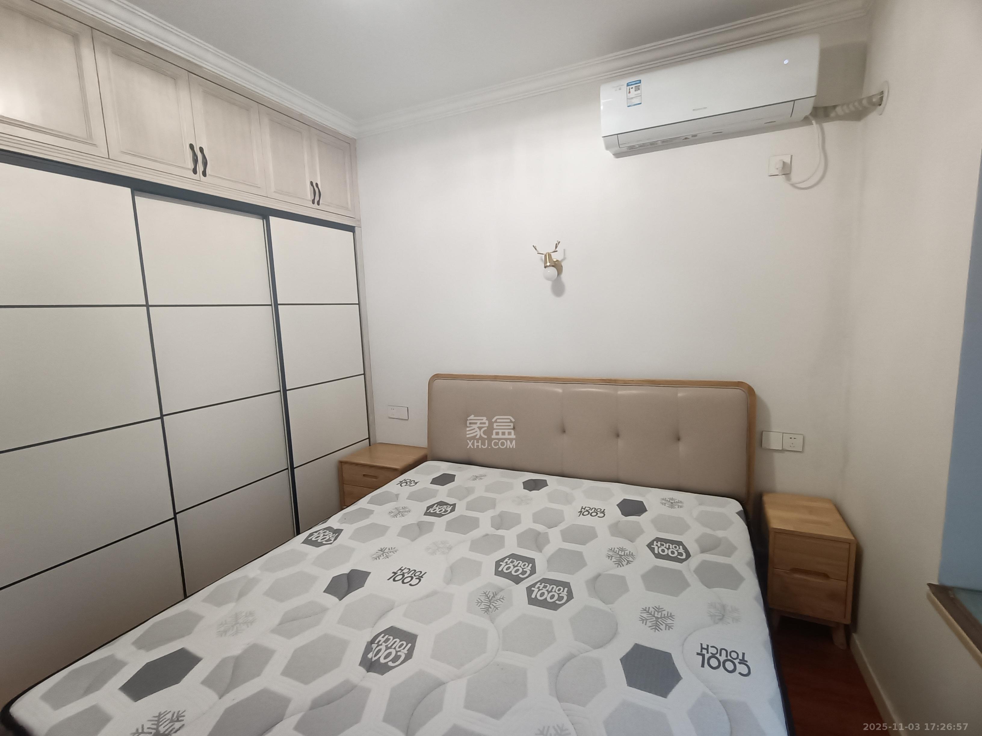 钱隆世家  3室2厅2卫    2500.0元/月室内图