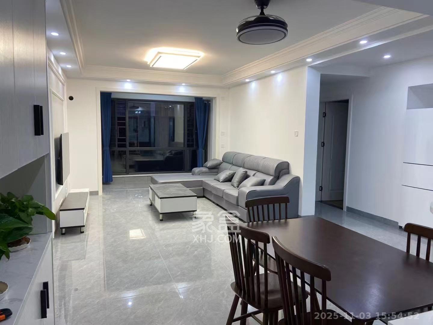 星湖湾二期高层  3室2厅1卫    2300.0元/月室内图