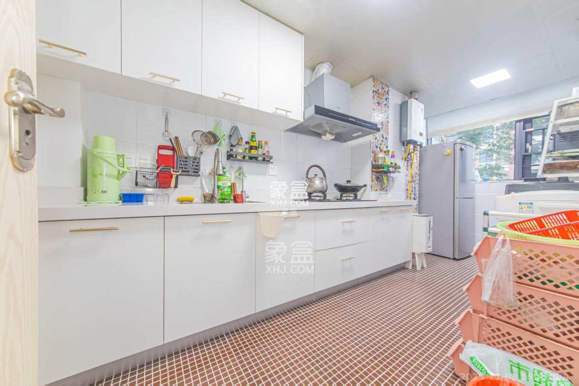 生活艺术城 3室2厅2卫 2500.0元/月 生活艺术城 3室2厅2卫 2500.0元/月室内图