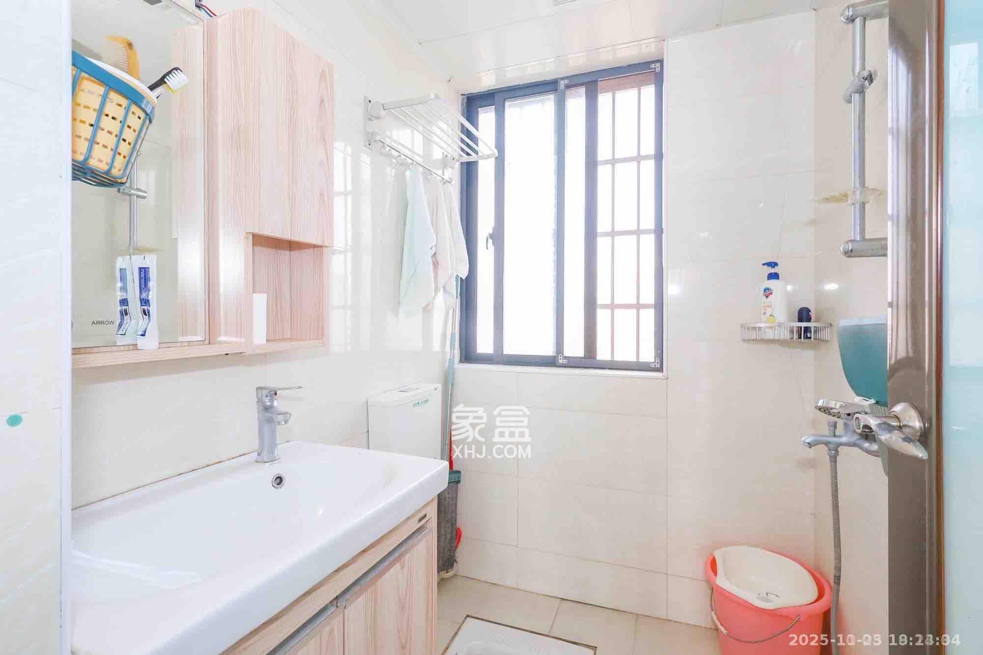 钰龙天下一期  3室2厅2卫    3500.0元/月室内图