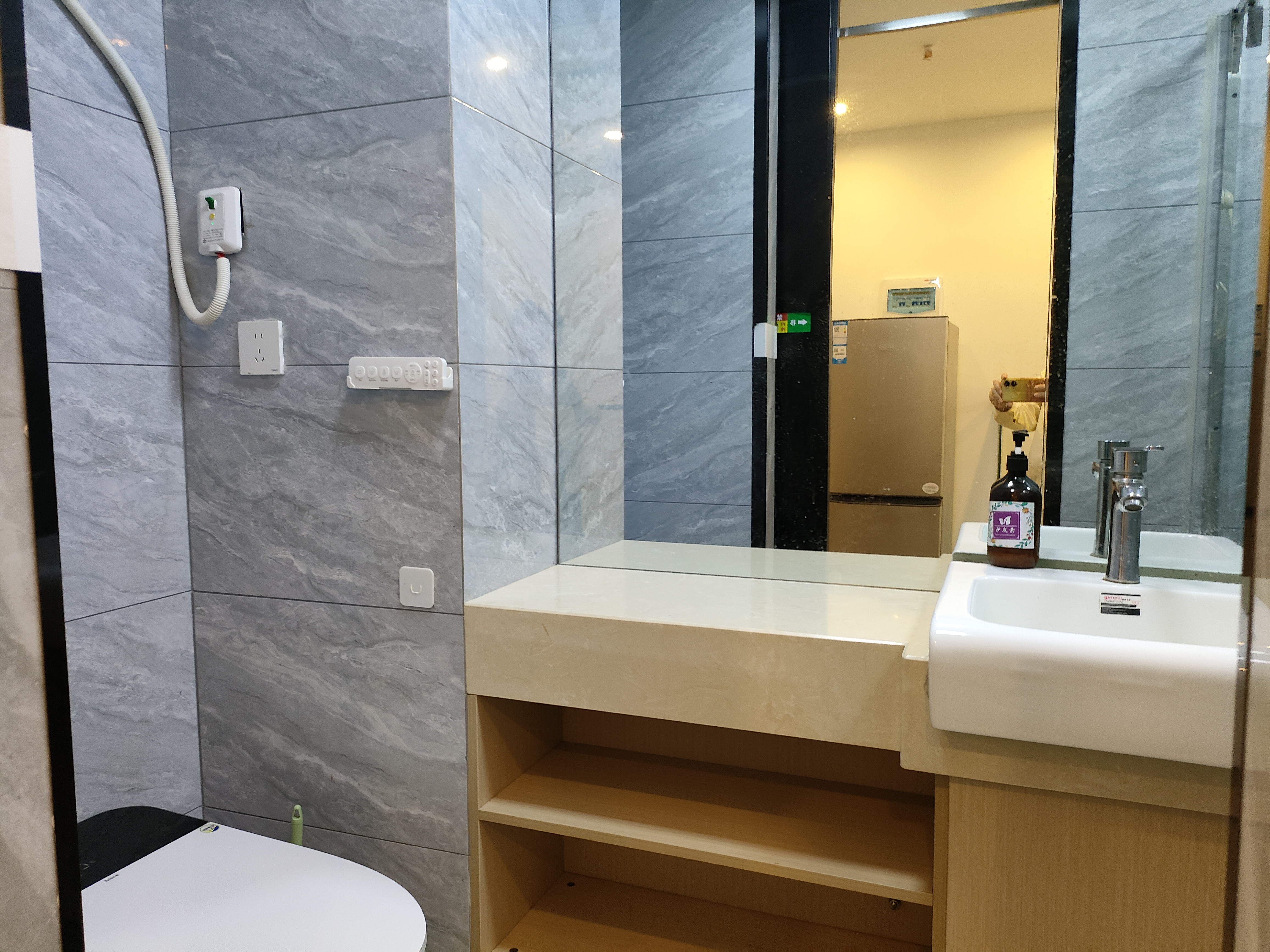 龙湖光年 1室1厅1卫 1800.0元/月 龙湖光年 1室1厅1卫 1800.0元/月室内图