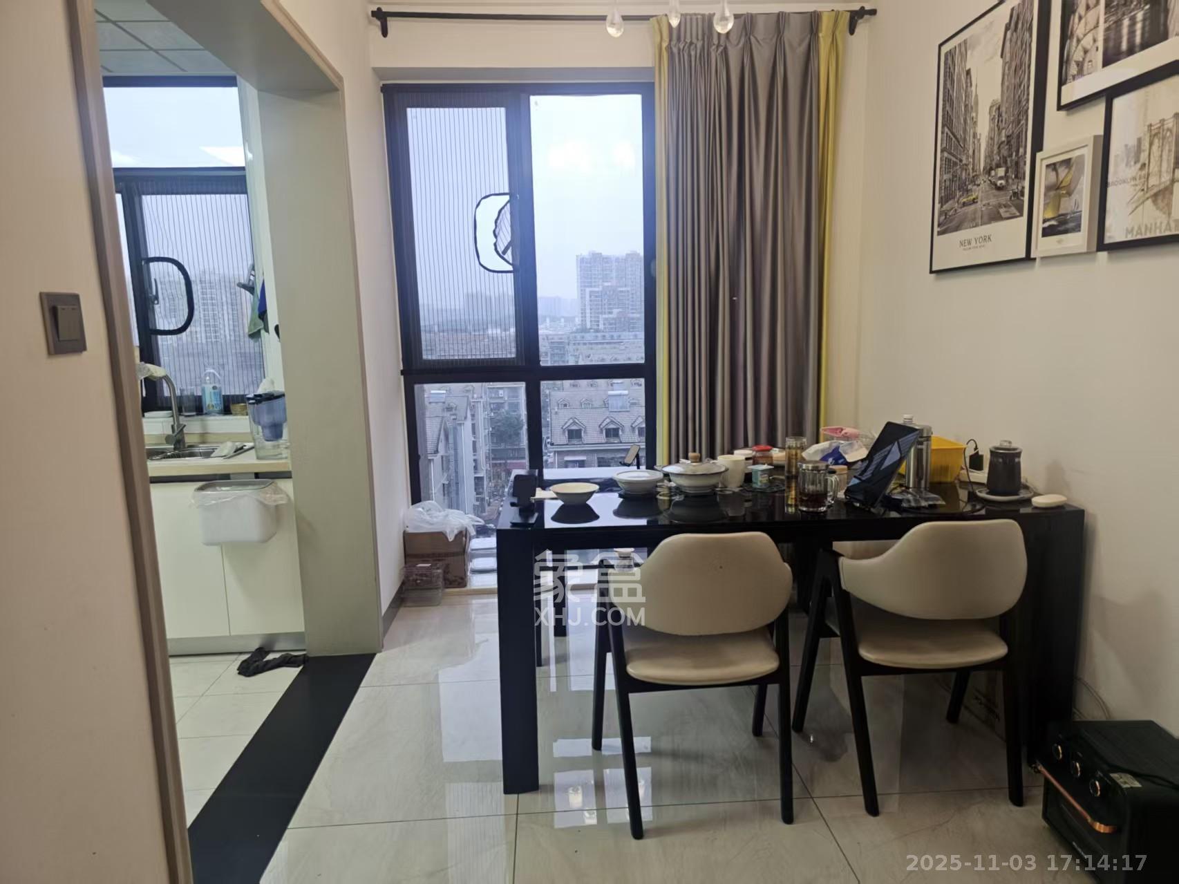 中央美郡  4室2厅2卫    3000.0元/月室内图